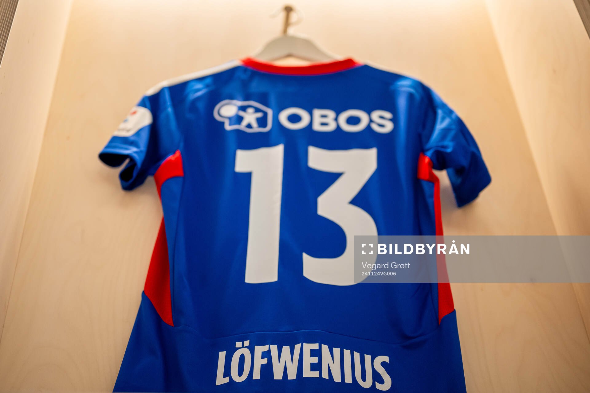 The kit of Mimmi Matilda Löfwenius Veum of Vålerenga in
