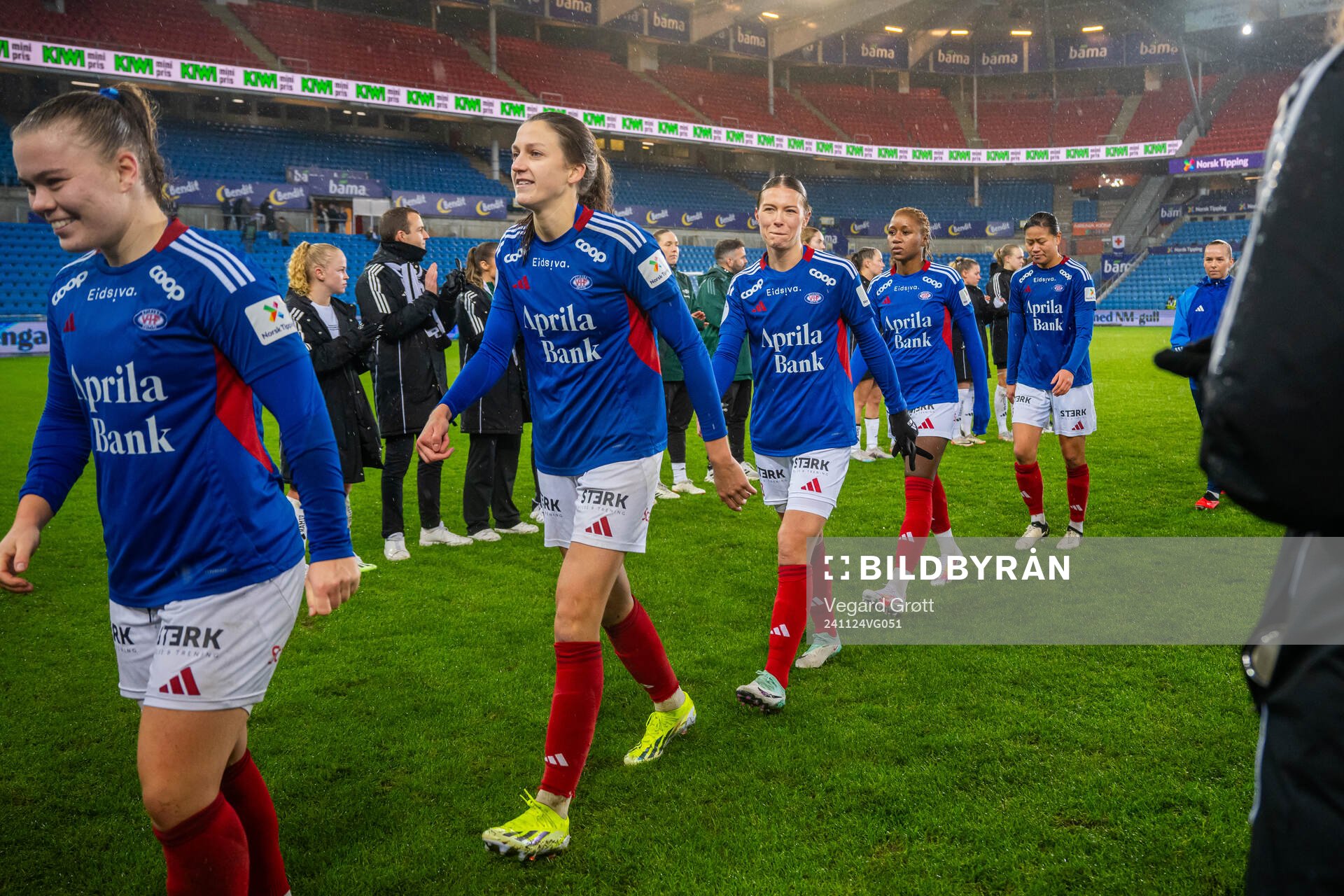 Emma Stølen Godø, Mimmi Löfwenius Veum and players of