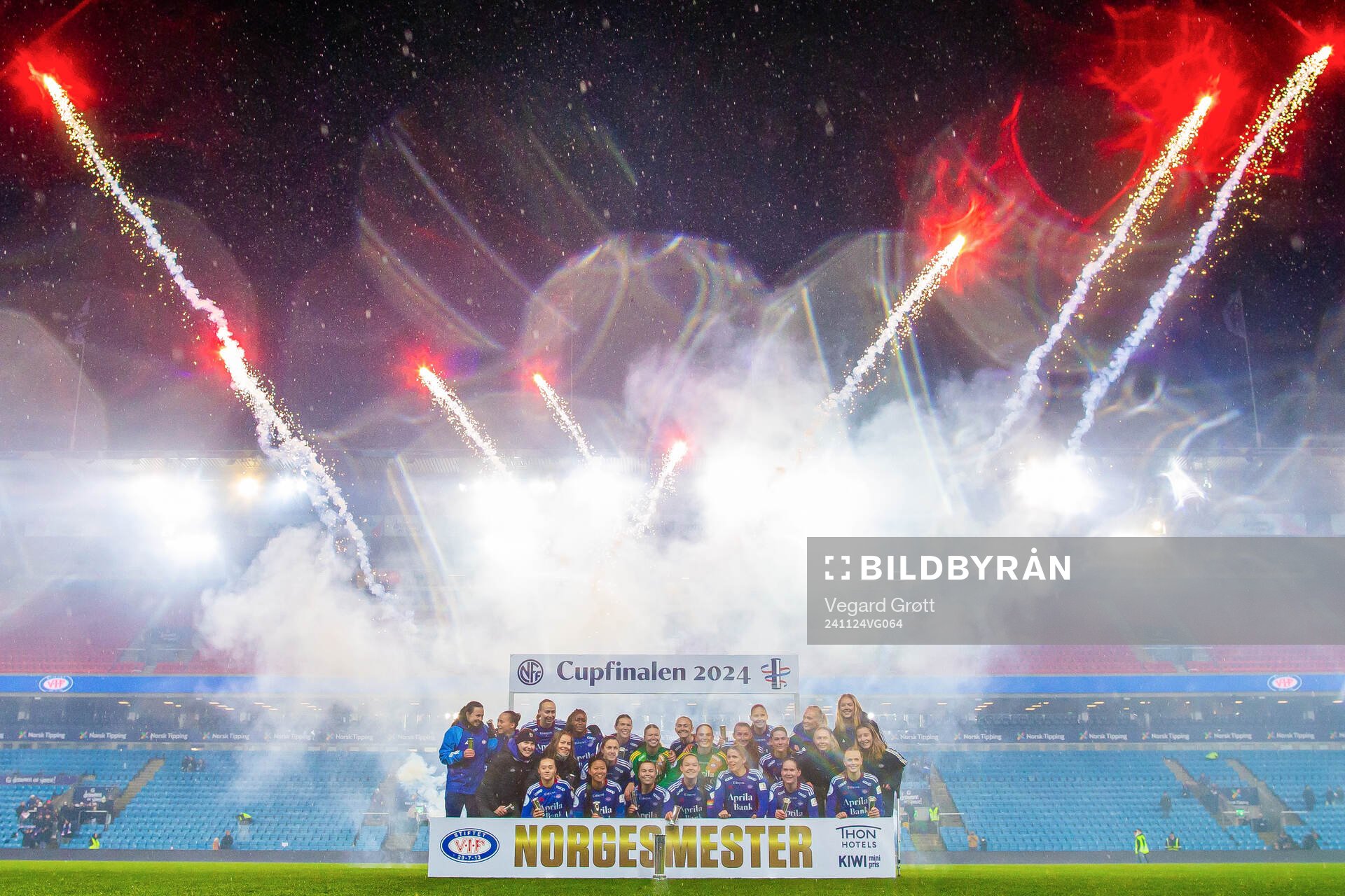 Sara Hørte, Ylinn Tennebø, Emma Stølen Godø, Mimmi Löfwenius Veum, goalkeeper Tove Evelina Enblom, Olaug Tvedten, Janni Bøgild Thomsen, Elise Hove Thorsnes, Karina Sævik and players of Vålerenga celebrate after winning the women’s football cup final match between Rosenborg and Vålerenga on November 24, 2024 in Oslo.