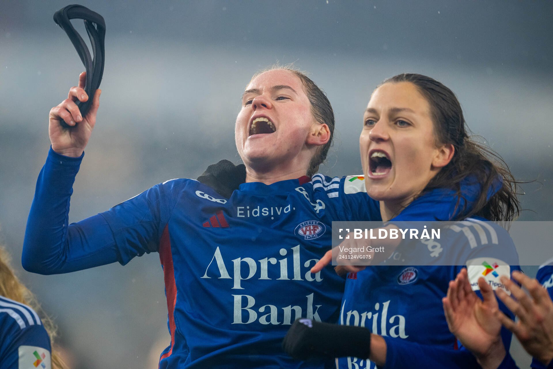 Linn Victoria Vickius and Emma Stølen Godø of Vålerenga
