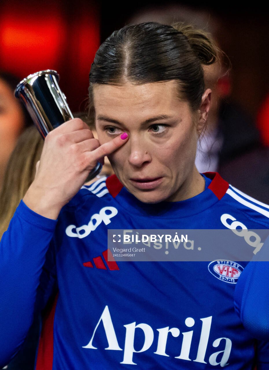 Mimmi Löfwenius Veum of Vålerenga celebrates