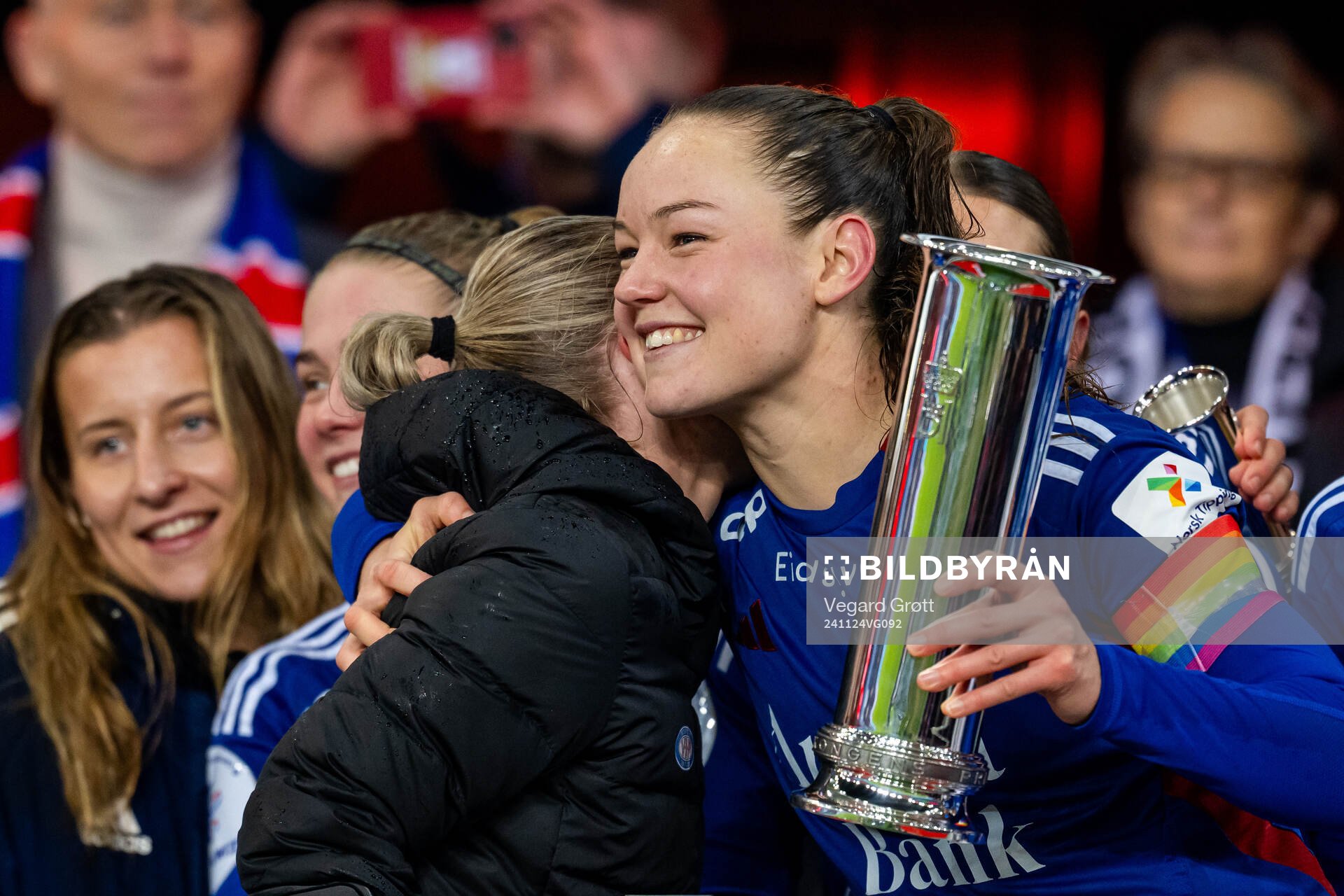 Thea Bjelde and Janni Bøgild Thomsen of Vålerenga celebrate with the trophy after winning the women’s football cup final match between Rosenborg and Vålerenga on November 24, 2024 in Oslo.