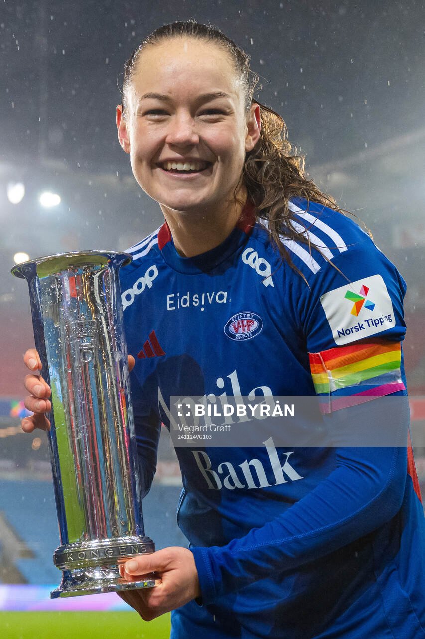 Janni Bøgild Thomsen of Vålerenga celebrates with the