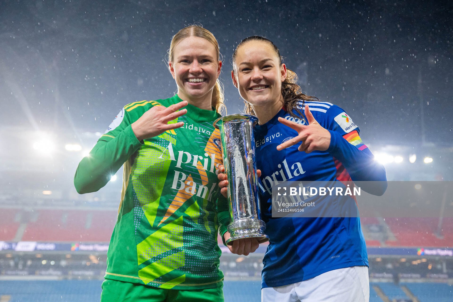 Goalkeeper Jalen Justine Tompkins and Janni Bøgild Thomsen