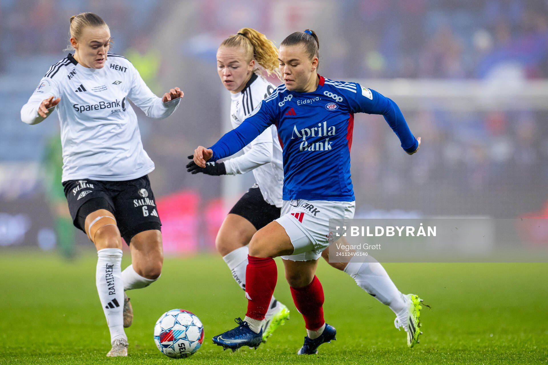 Elin Åhgren Sørum of Rosenborg and Olaug Tvedten of