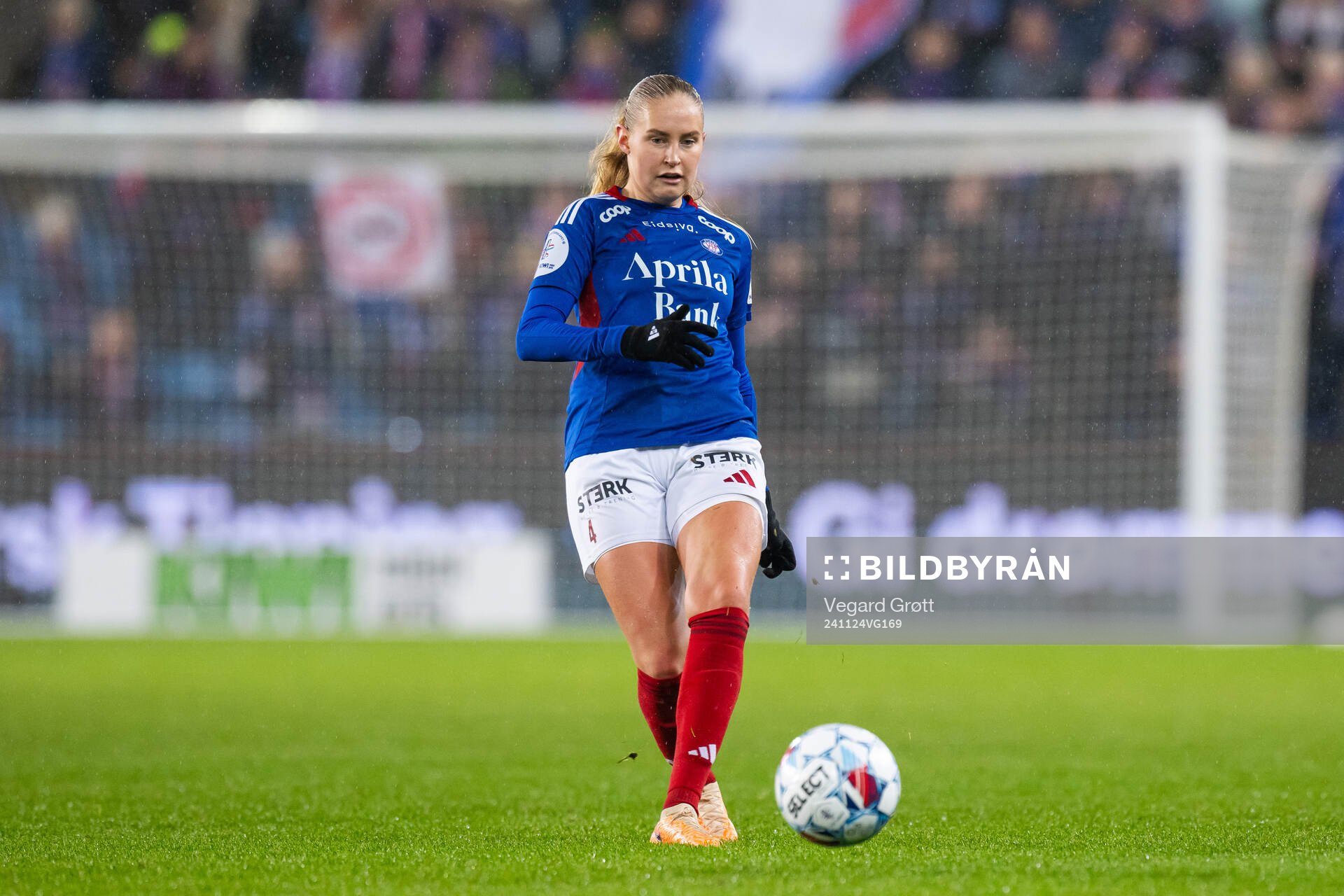 Iselin Sandnes Olsen of Vålerenga