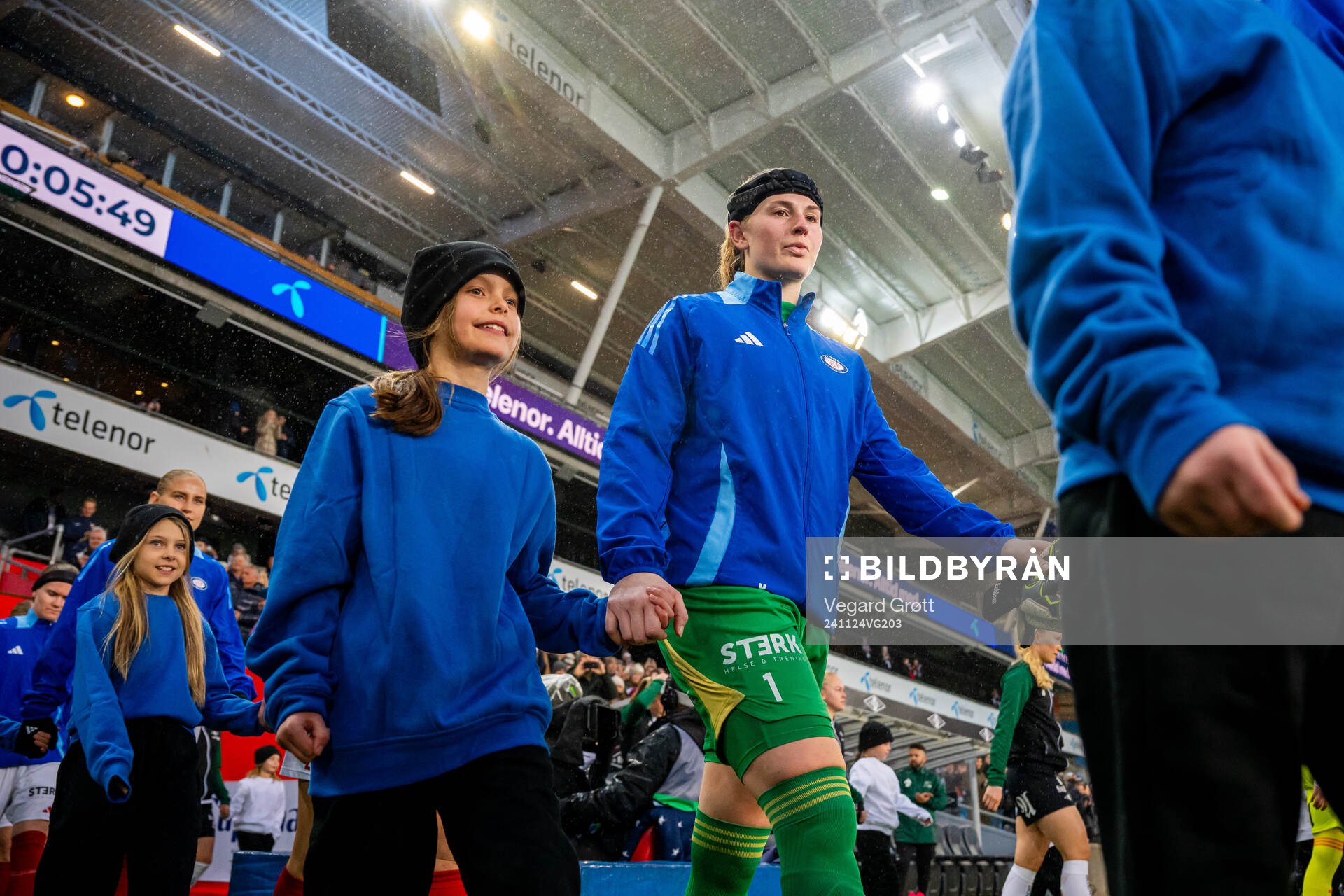 Goalkeeper Tove Evelina Enblom of Vålerenga enters the