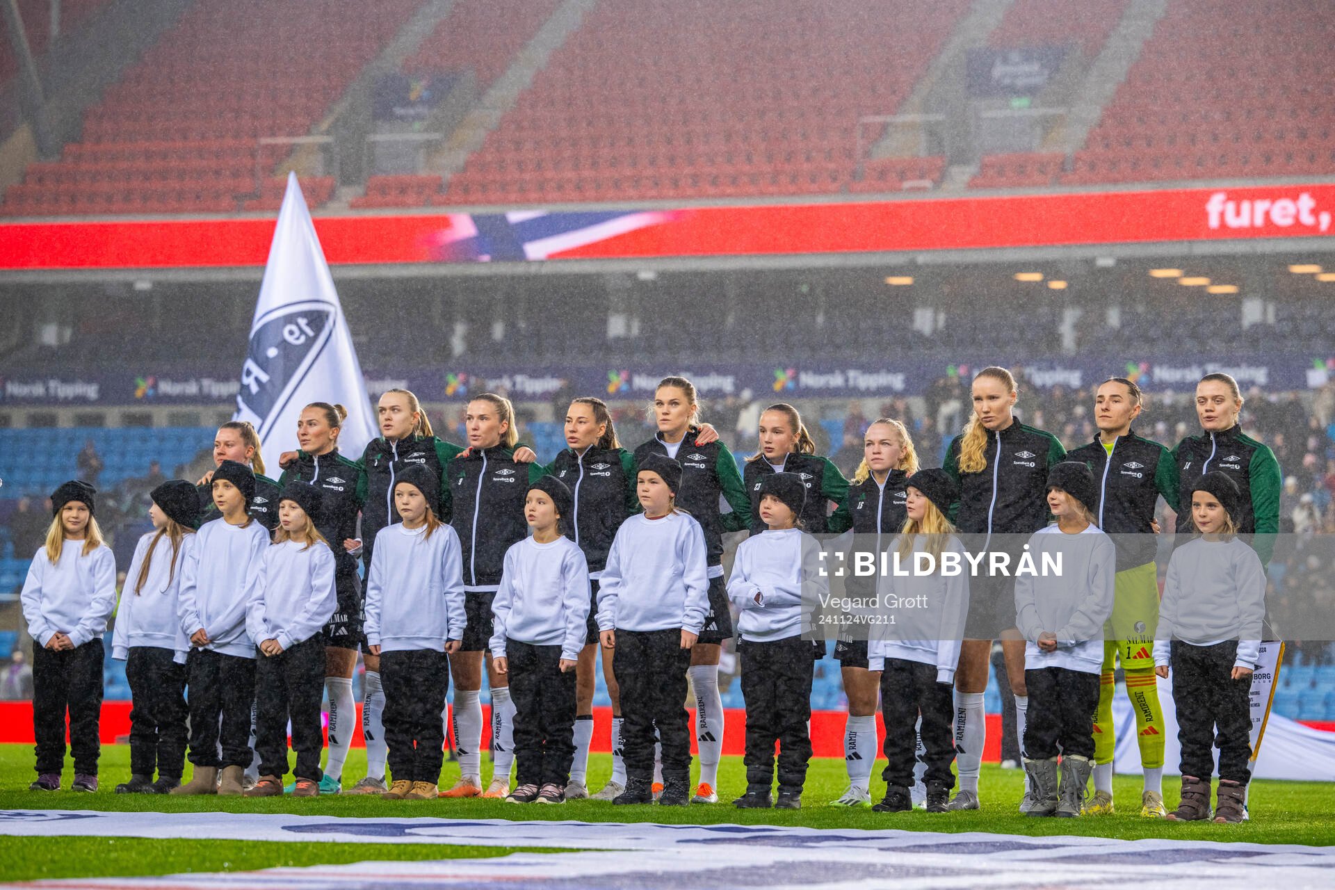 Players of Rosenborg line up