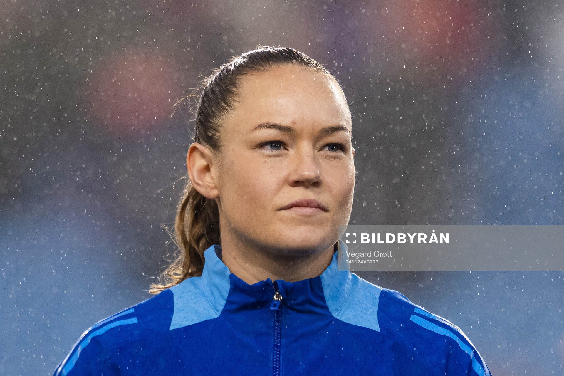 Janni Bøgild Thomsen of Vålerenga line up