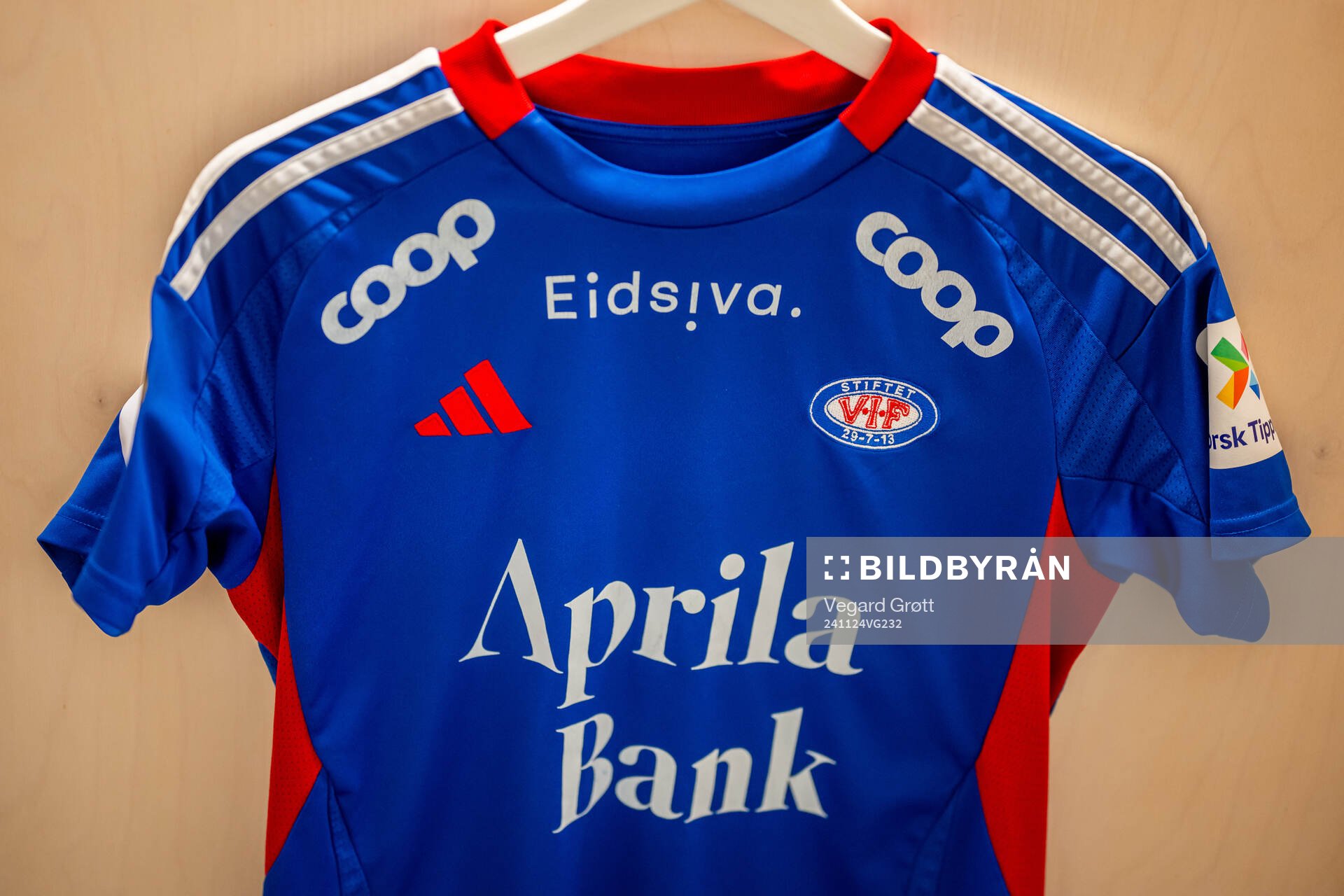 A Vålerenga kit in the dressing room