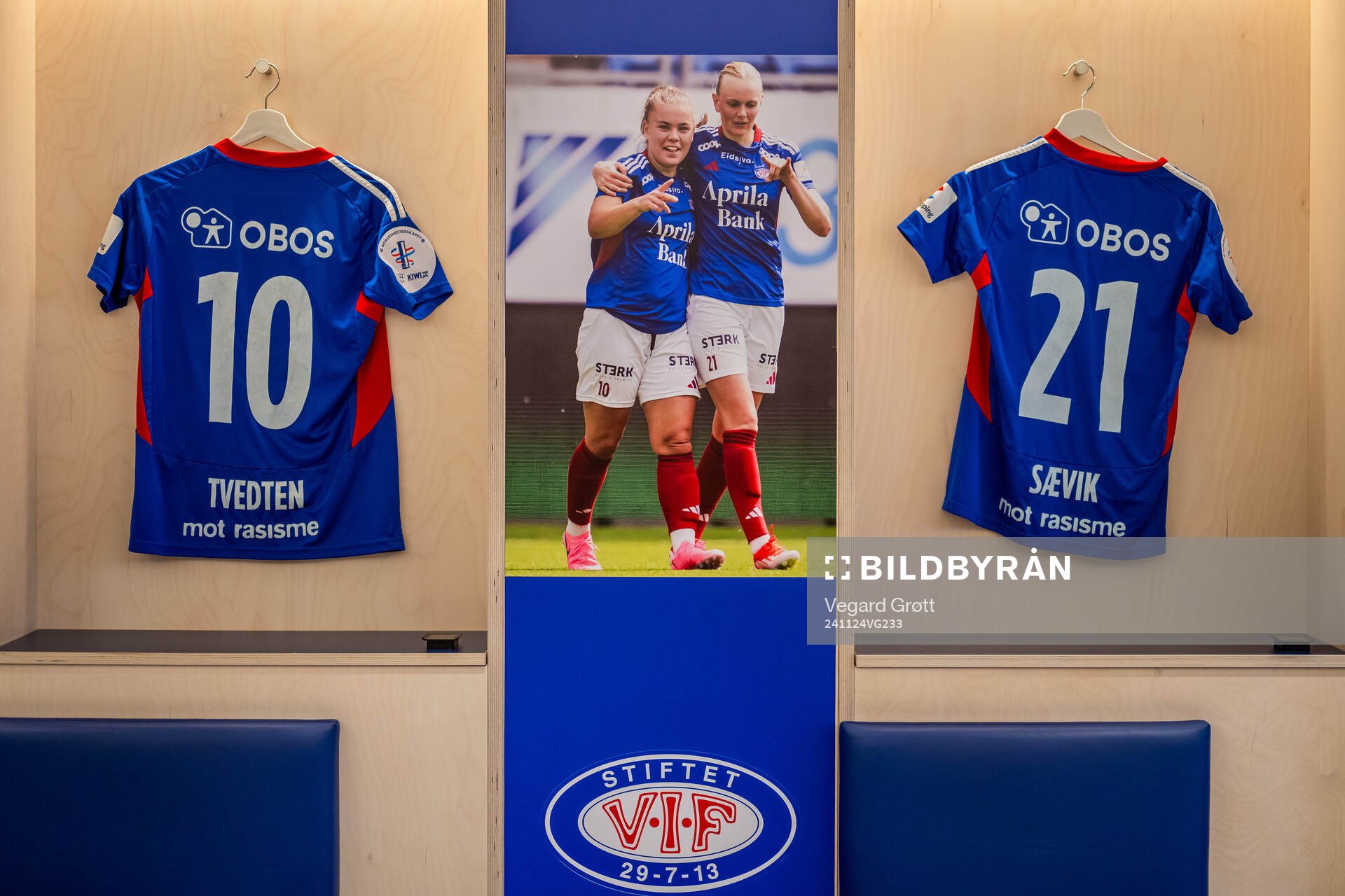 The kits of Olaug Tvedten and Karina Sævik of Vålerenga