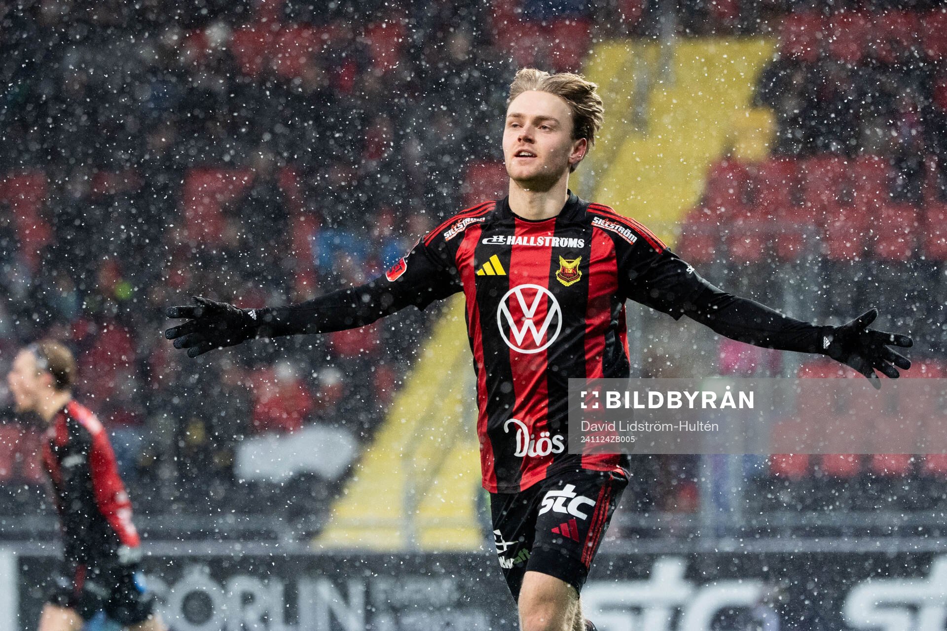 Östersunds Simon Marklund jublar