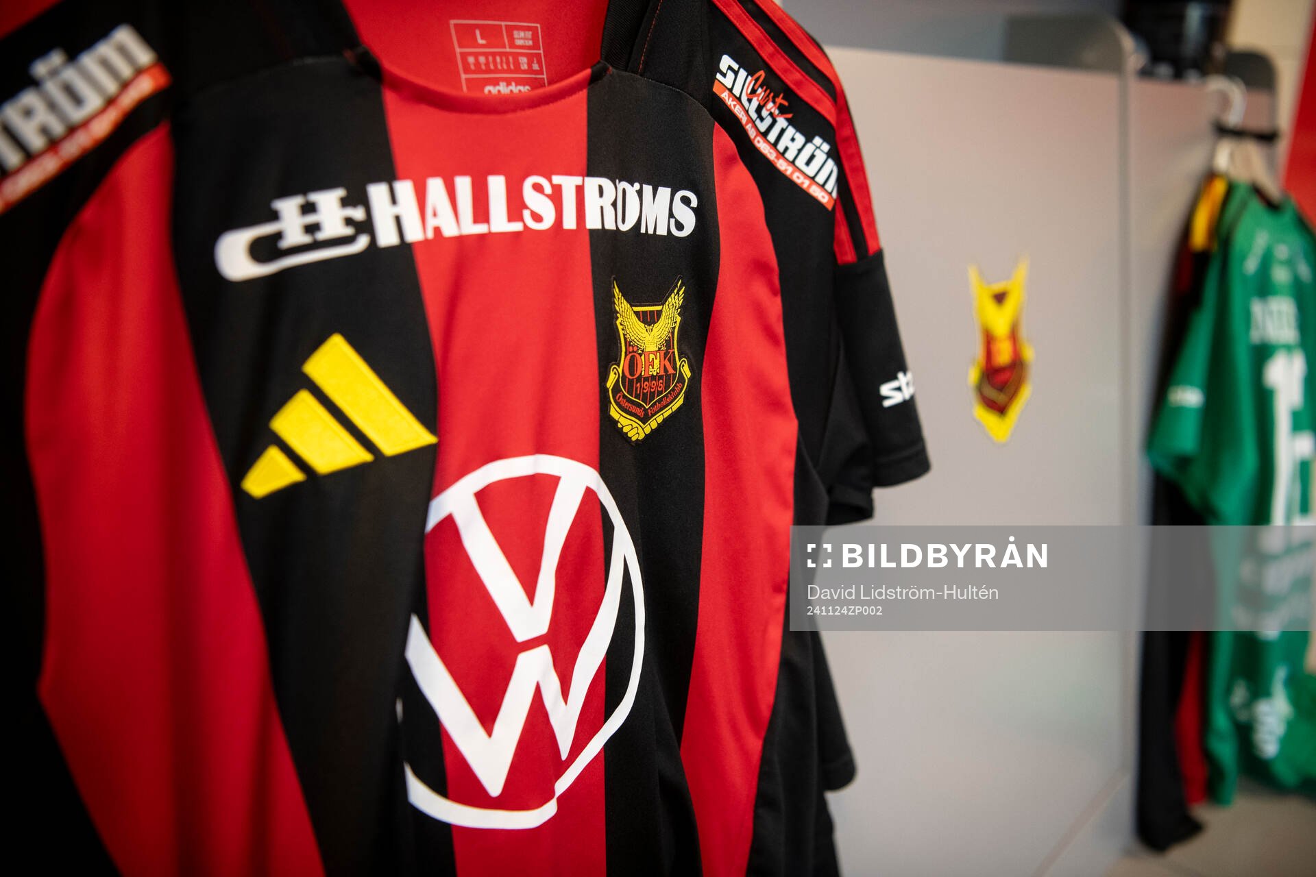 Östersunds matchtröja syns i omklädningsrummet
