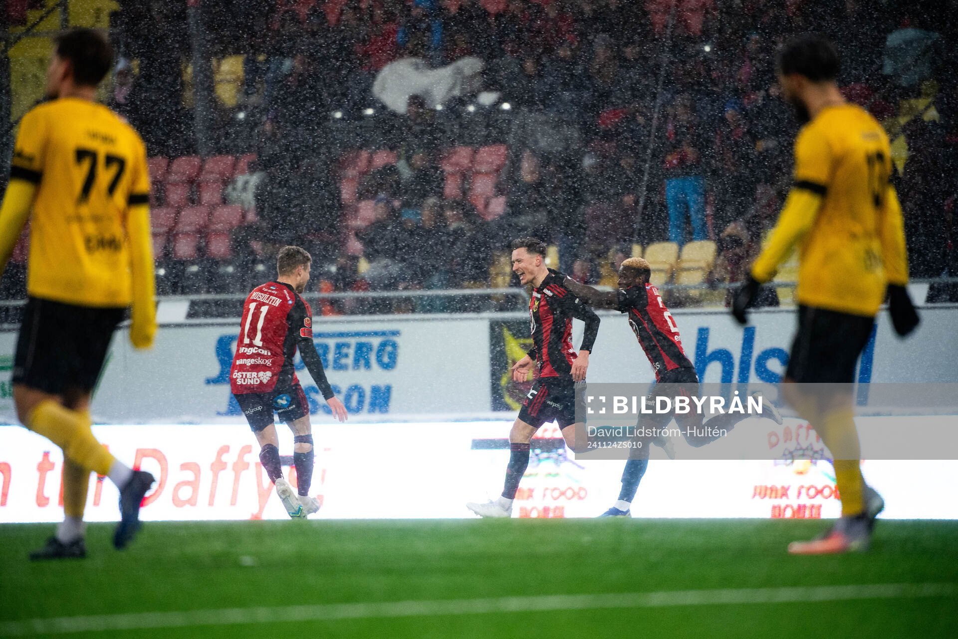Östersunds Jamie Ryan Hopcutt jublar