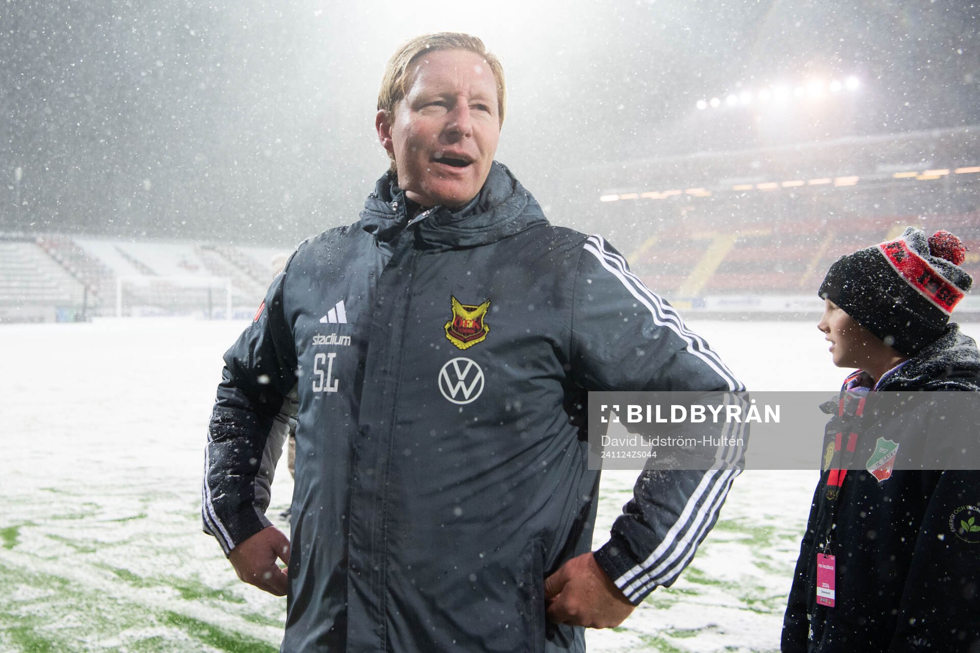 Östersunds sportchef Stefan Lundin jublar