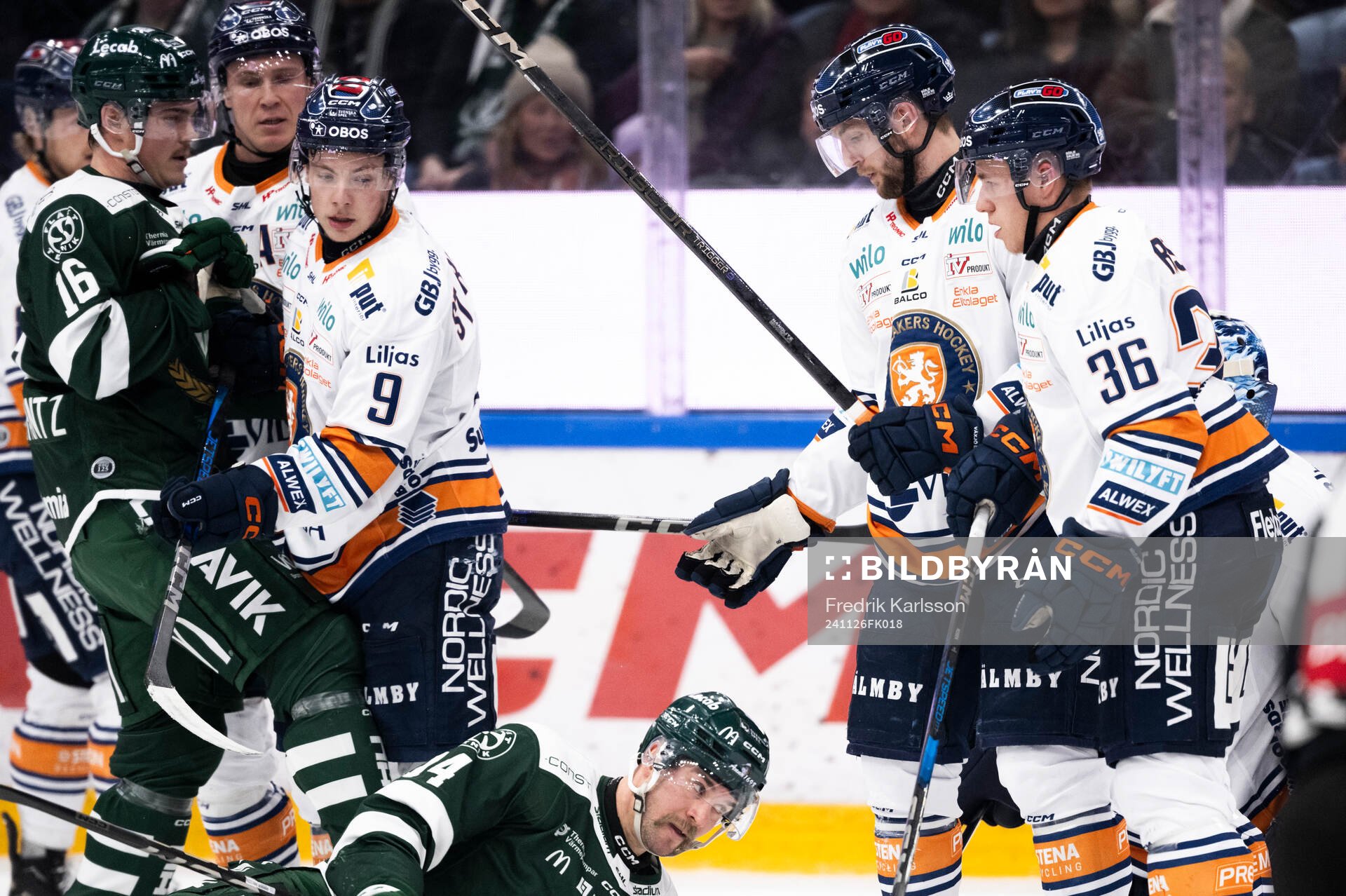 Färjestads Henrik Björklund och Växjös Zachary Giuttari