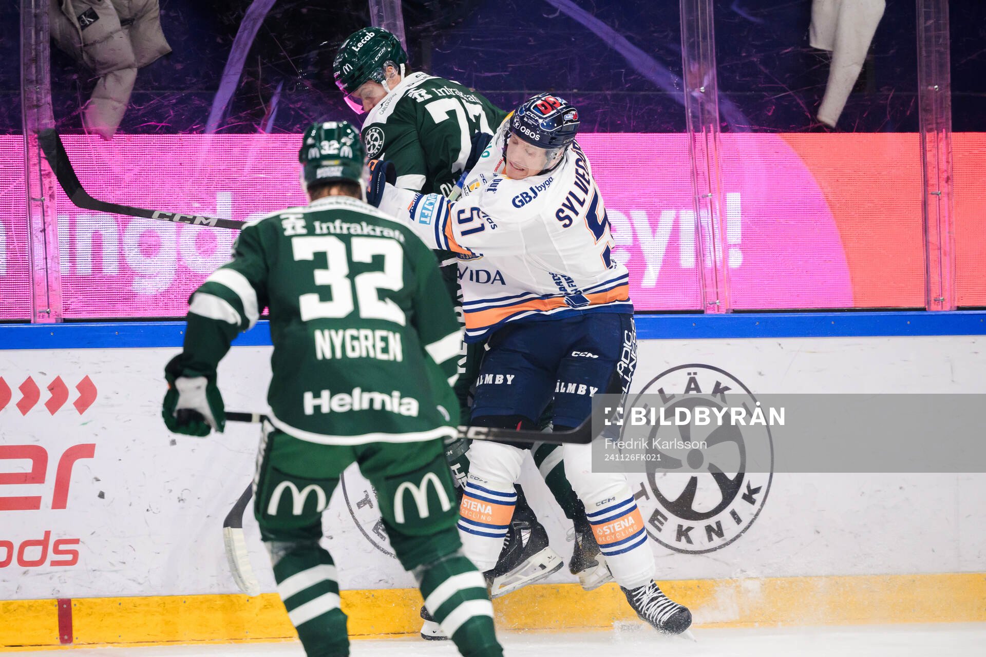 Färjestads Adam Ollas Mattsson och Växjös Emil Sylvegård