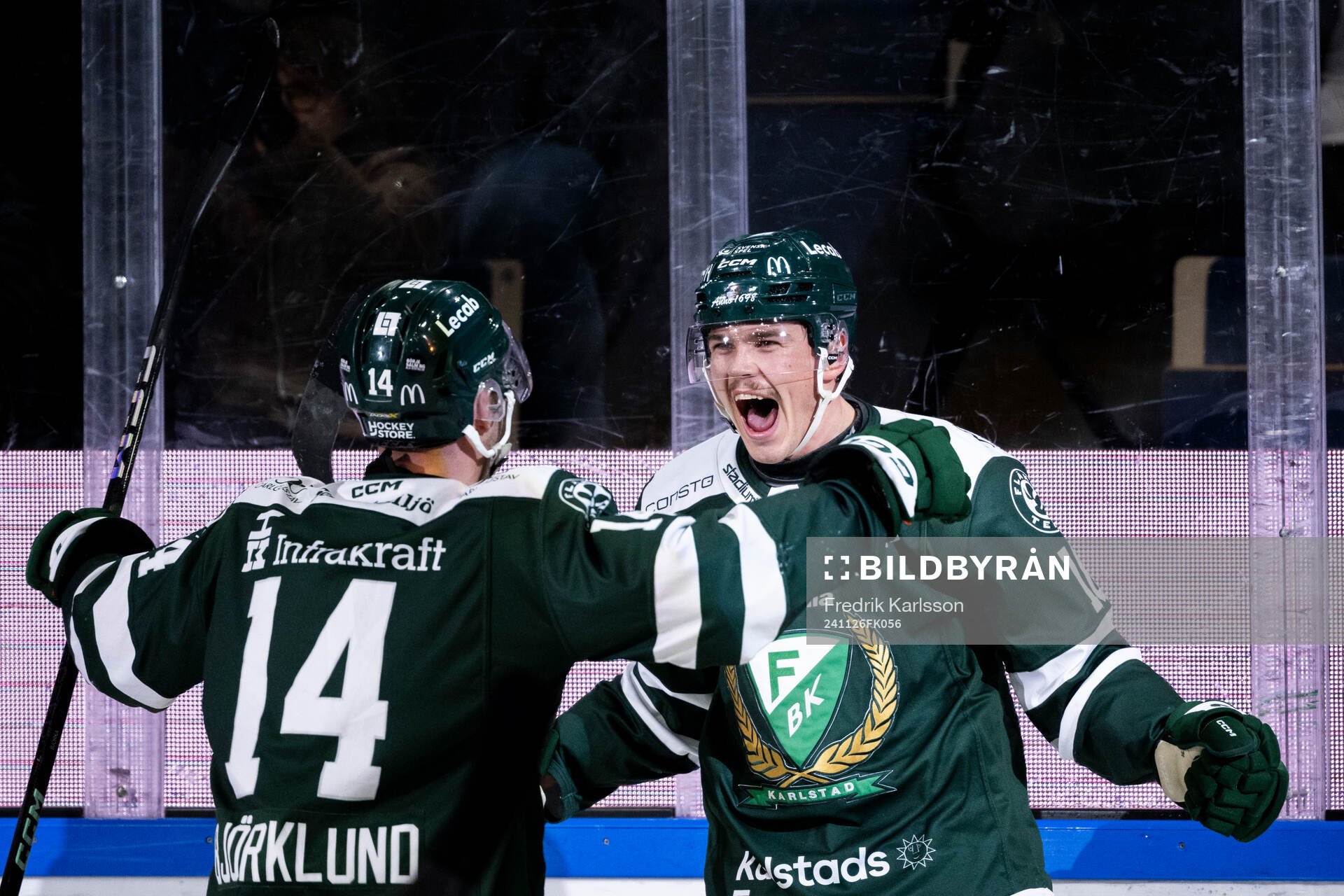 Färjestads Alexander Ljungkrantz jublar