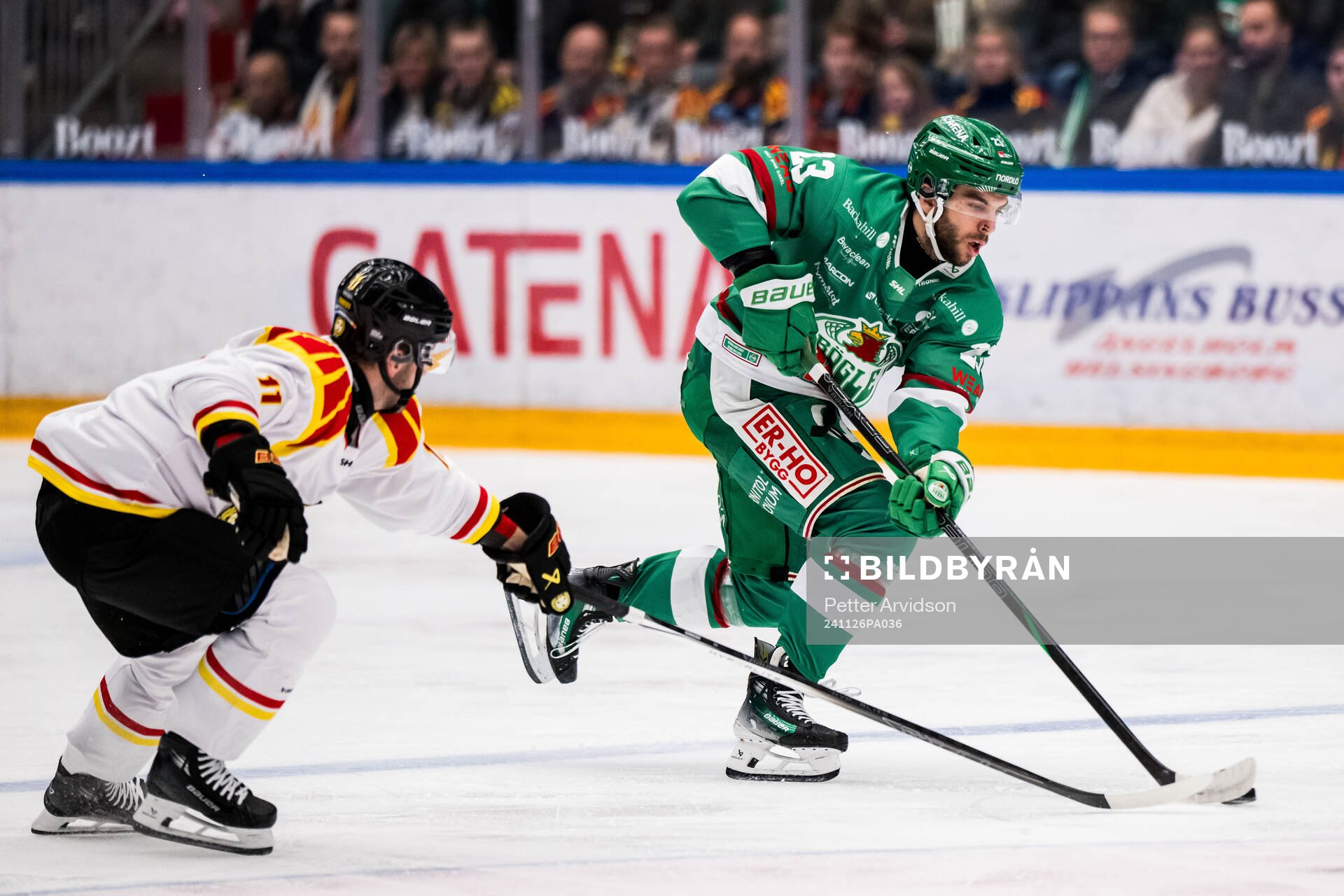 Rögles Josh Dickinson och Brynäs Jordan Schroeder