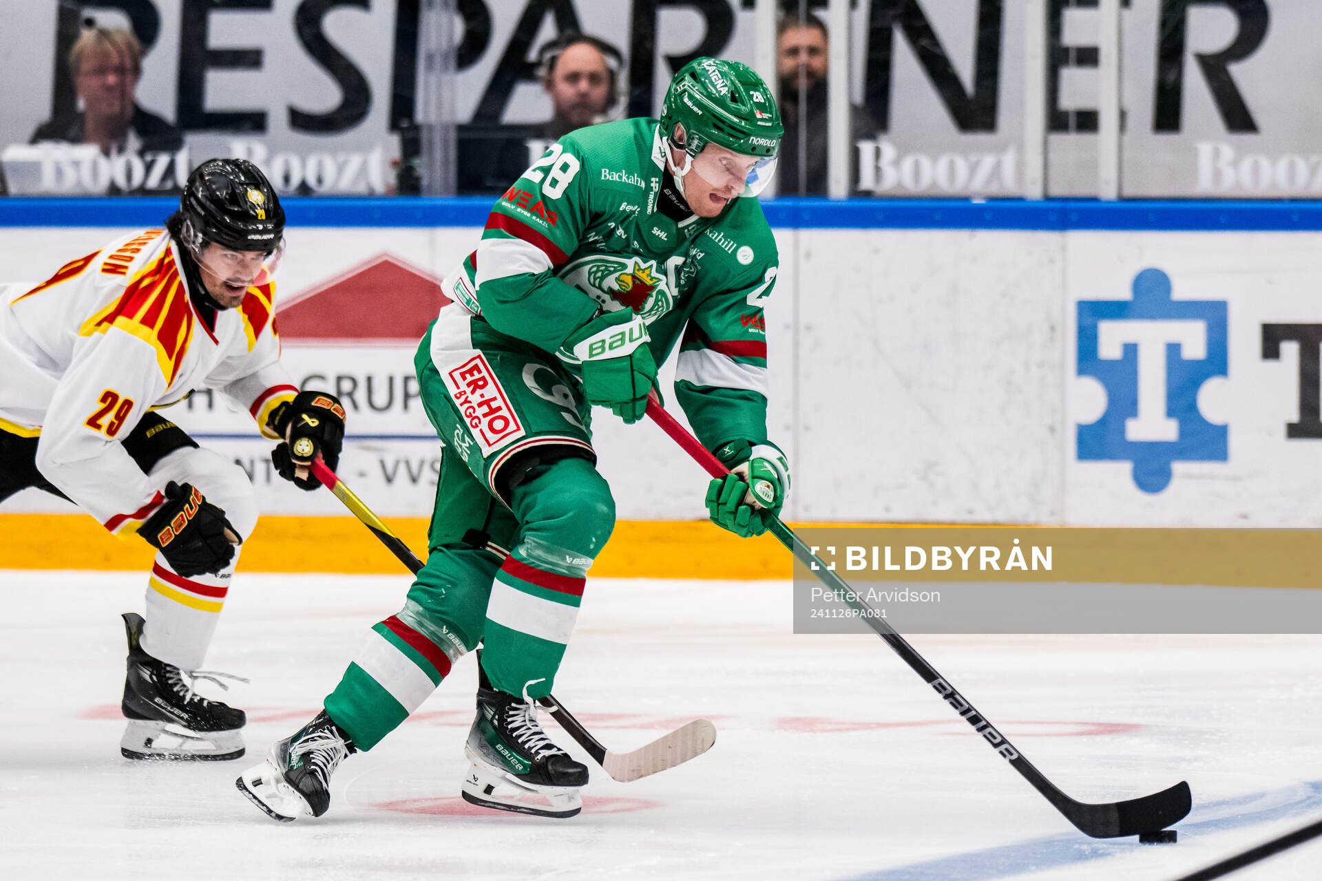 Brynäs Axel Andersson och Rögles Anton Bengtsson
