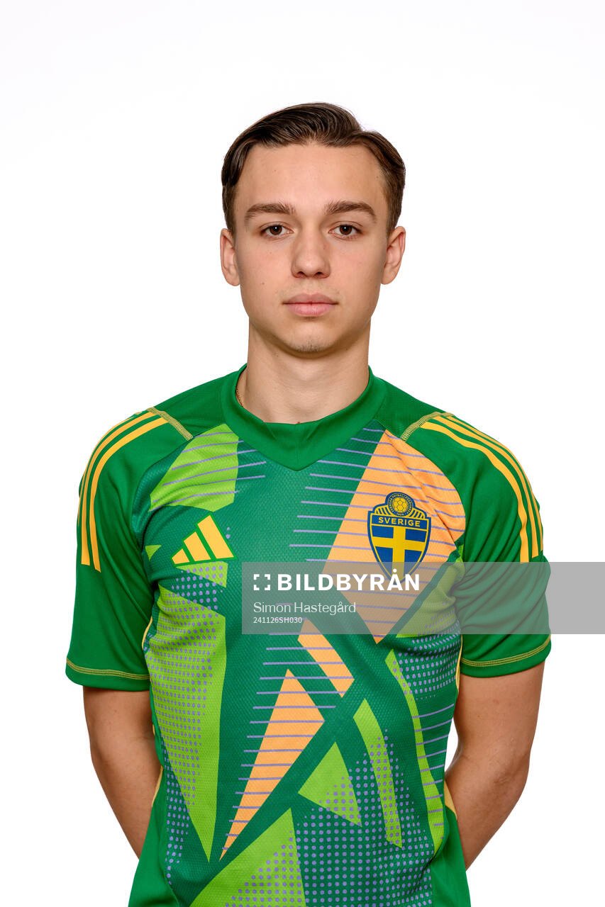 Leon Cornaire, målvakt
