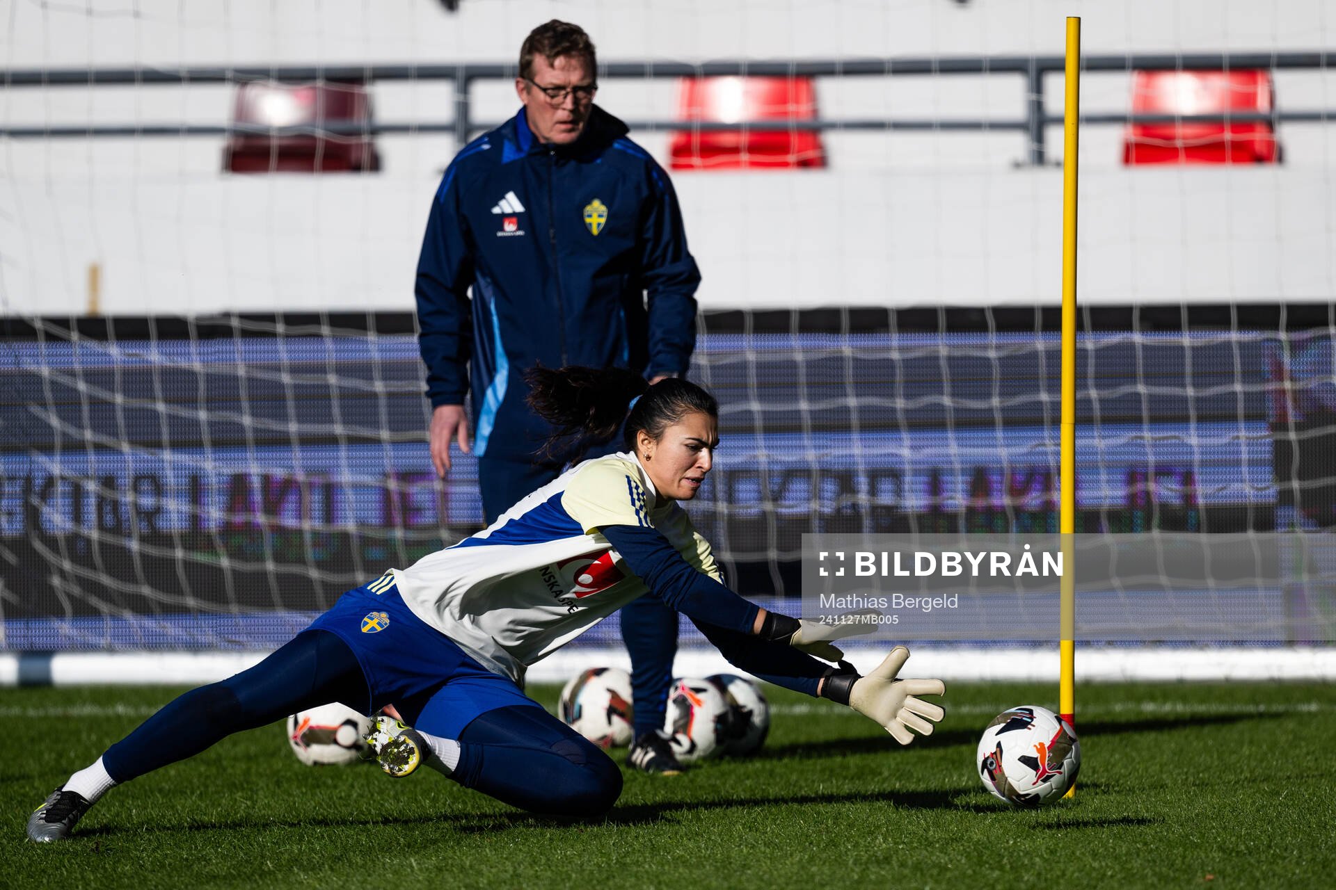 Goalkeeper coach Leif Troedsson and goalkeeper Zecira