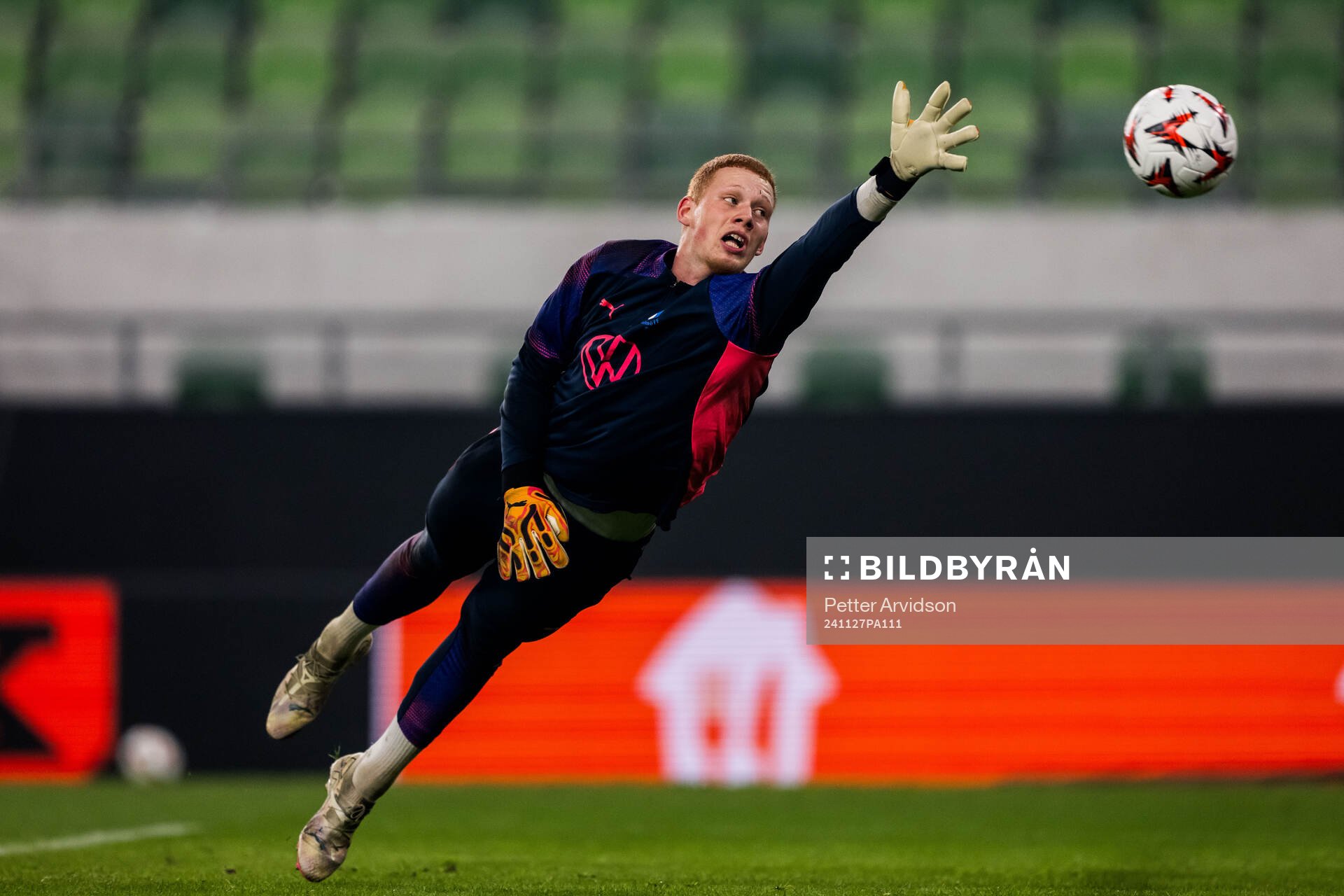 Goalkeeper Joakim Persson of Malmö FF during a UEFA Europa League training session on November 27, 2024 in Budapest. 