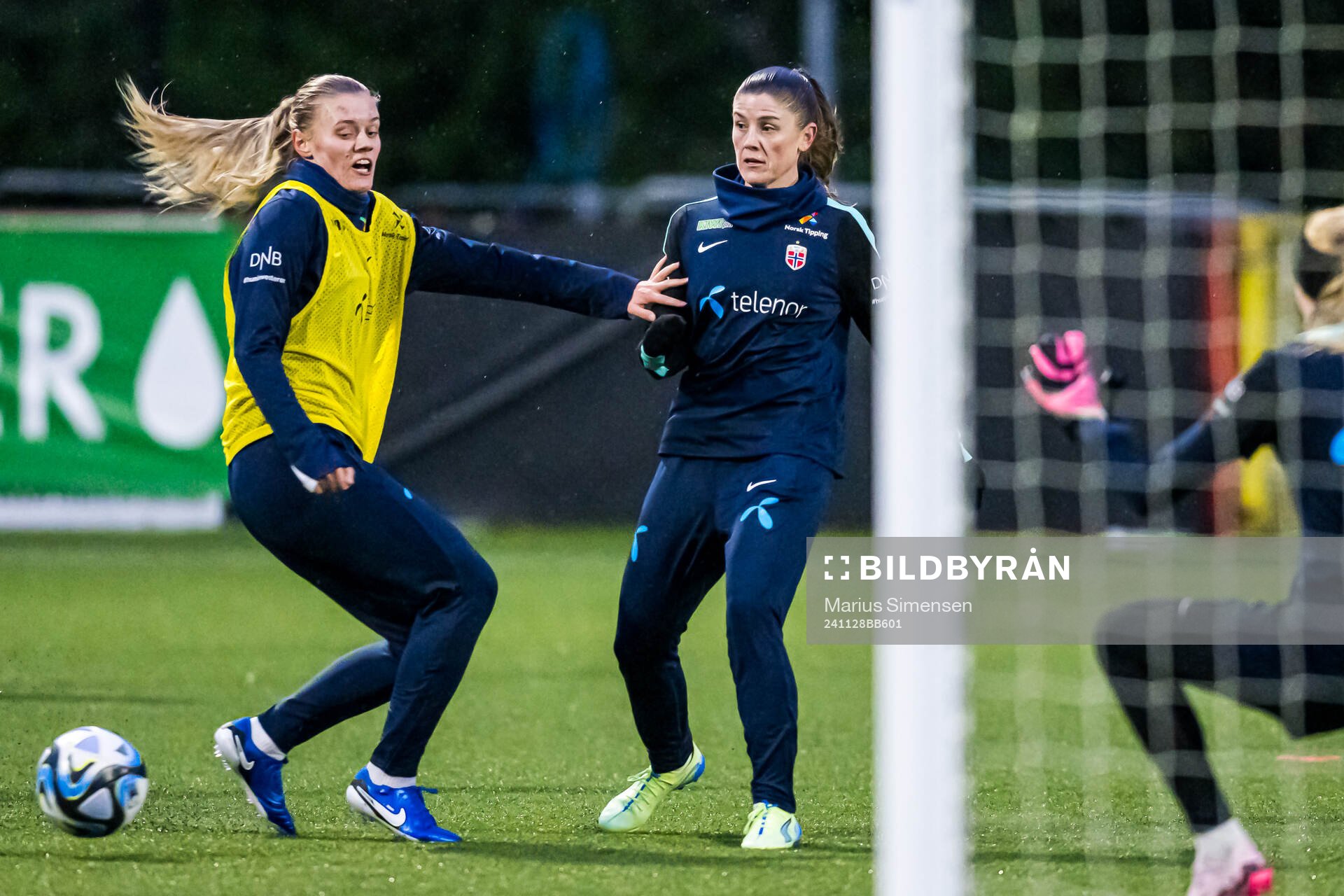 Mathilde Harviken and Maren Mjelde of the Norwegian women's