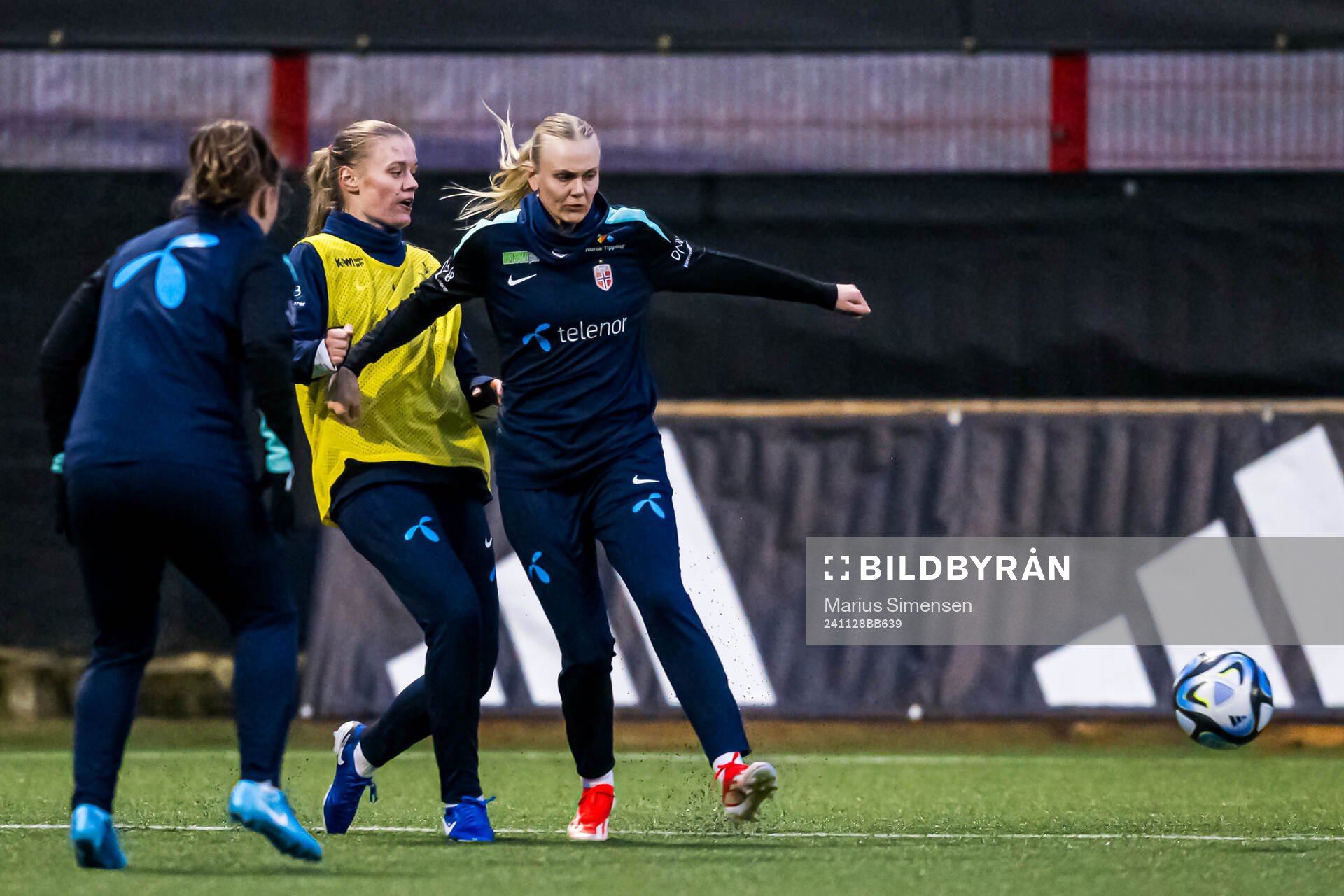 Mathilde Harviken and Karina Sævik of the Norwegian