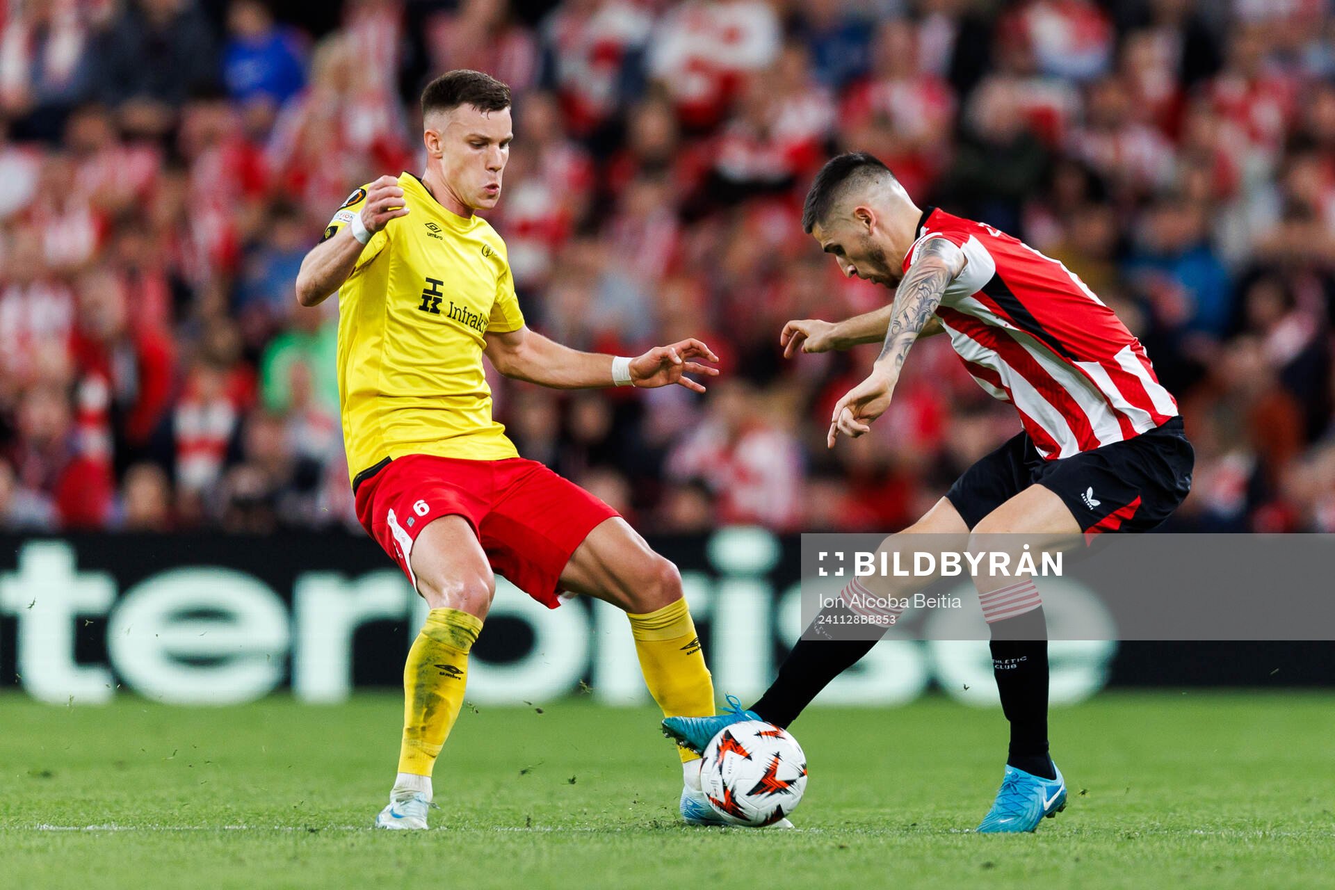 Andri Fannar Baldursson of Elfsborg and Ander Herrera of