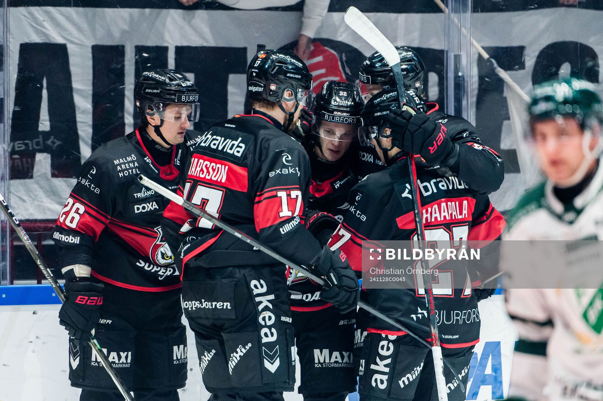 Malmö Redhawks Joona Ikonen jublar