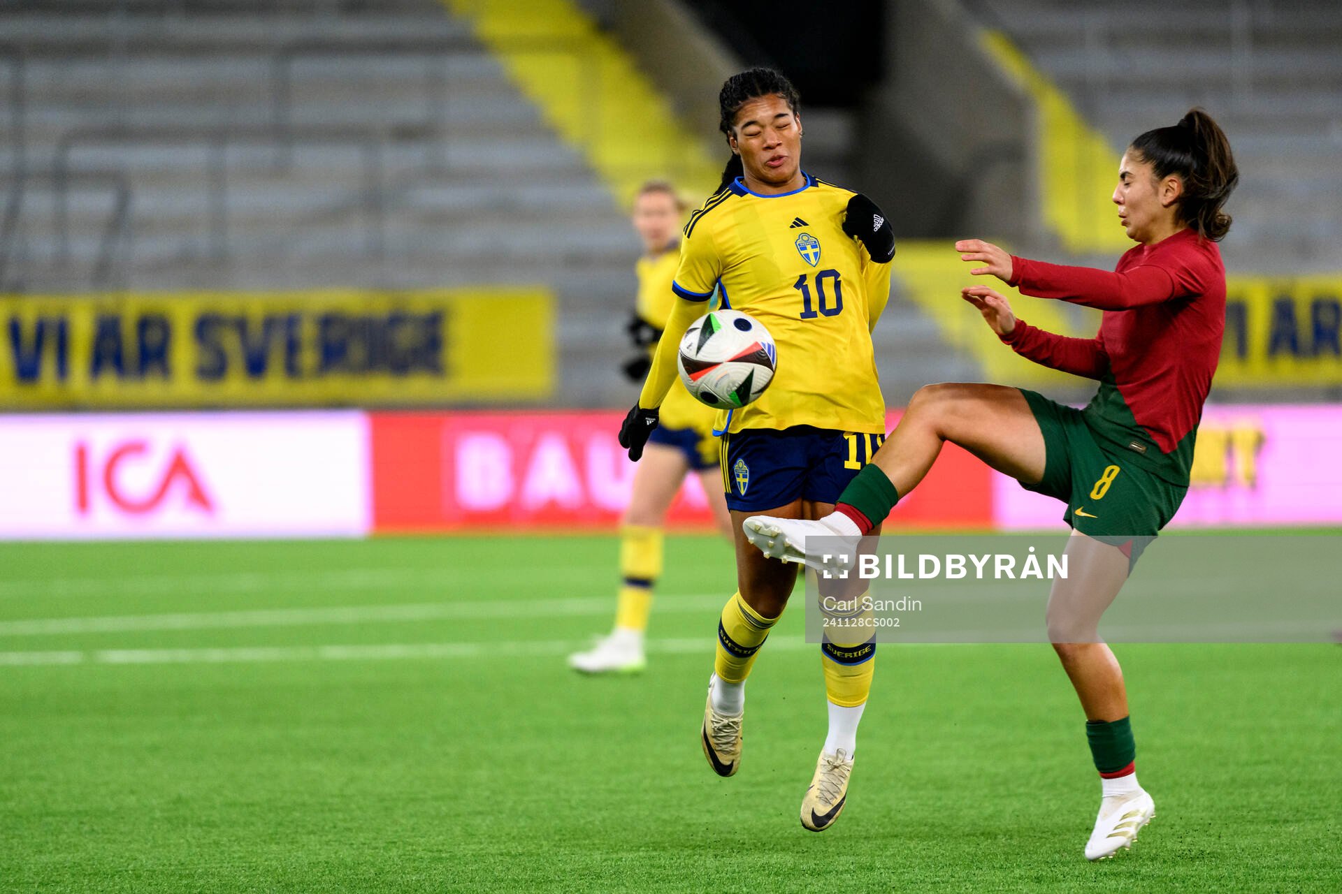 Evelina Duljan of Sweden and Leticia Almeida of Portugal
