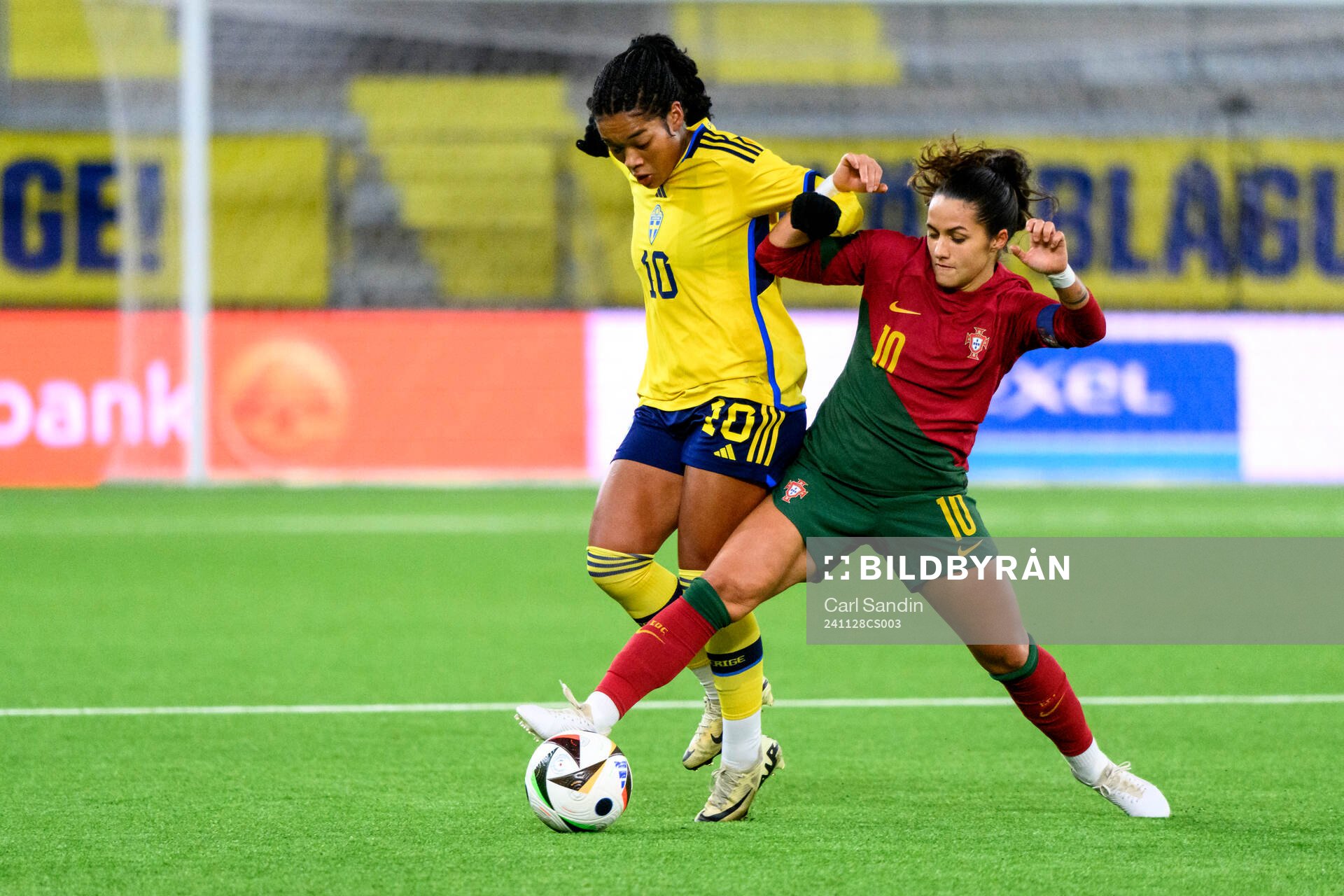 Evelina Duljan of Sweden and Mafalda Barboz of Portugal