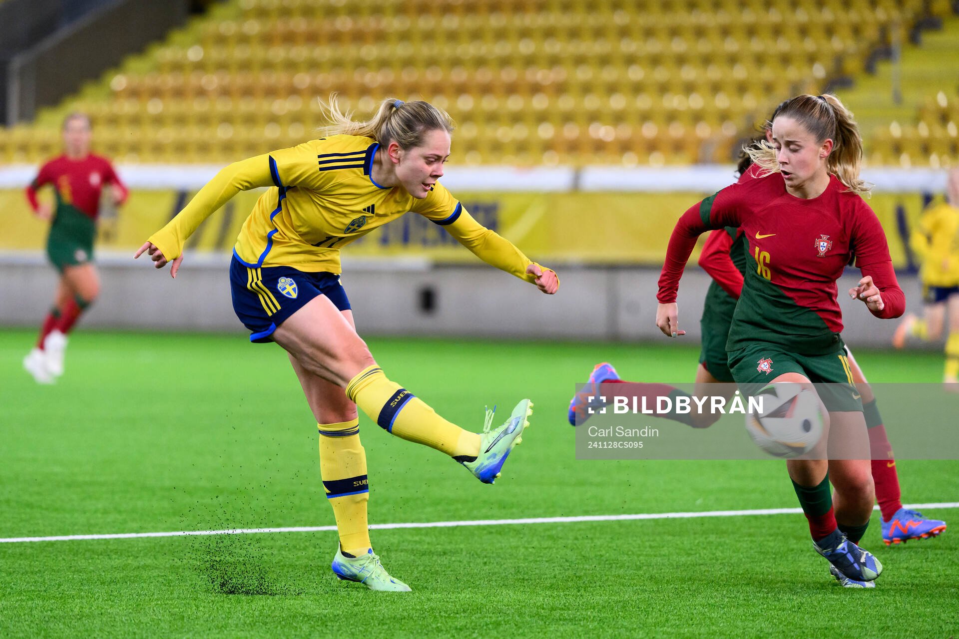 Alice Bergström of Sweden and Joana Pinho Silva of Portugal