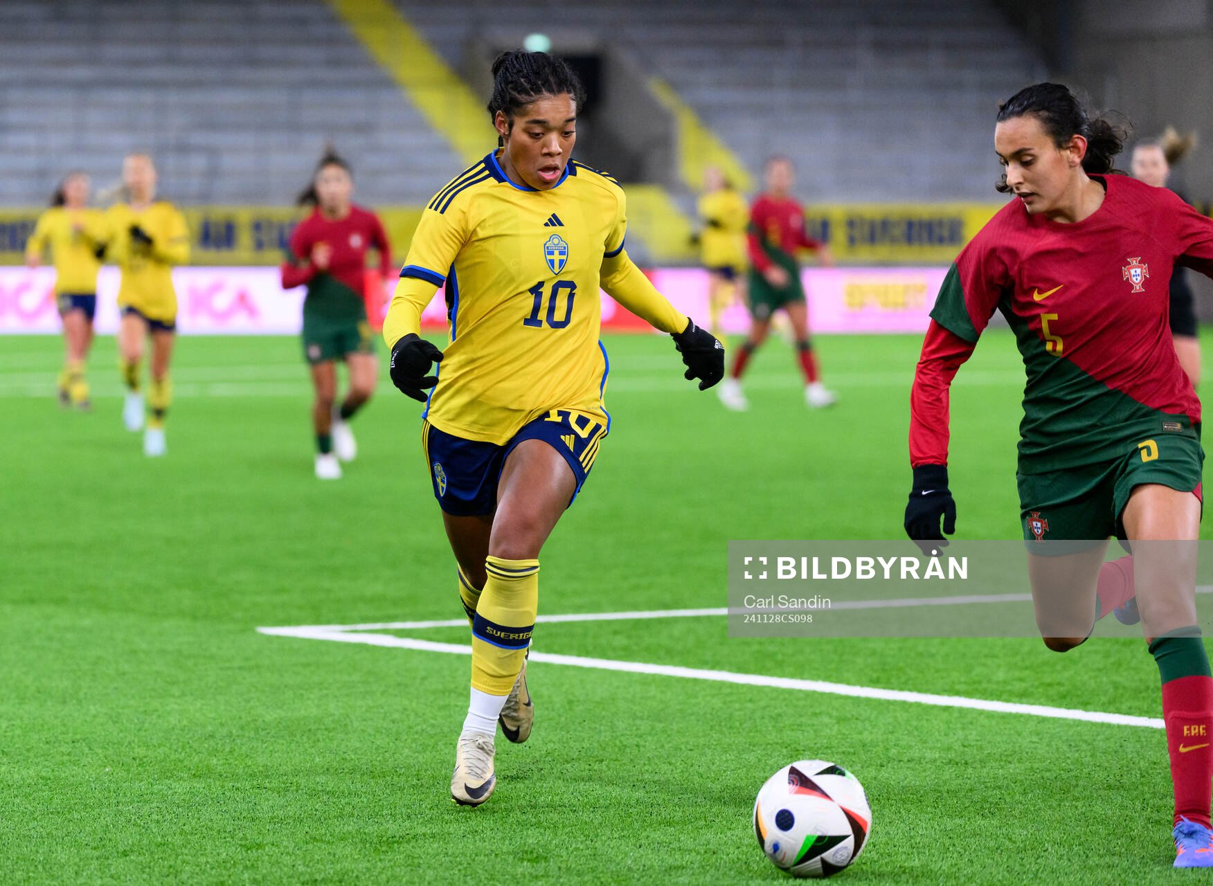 Evelina Duljan of Sweden and Joana Caires Silva of Portugal