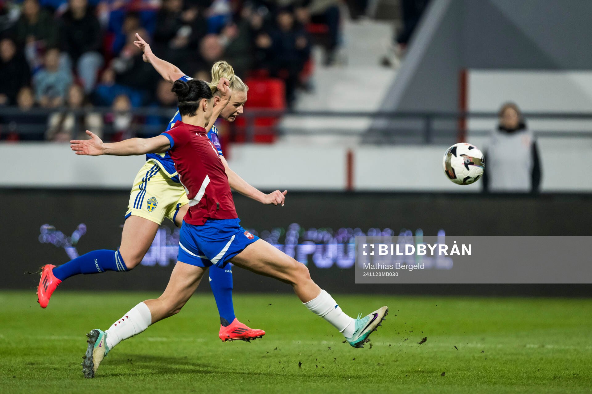 Stina Blackstenius of Sweden