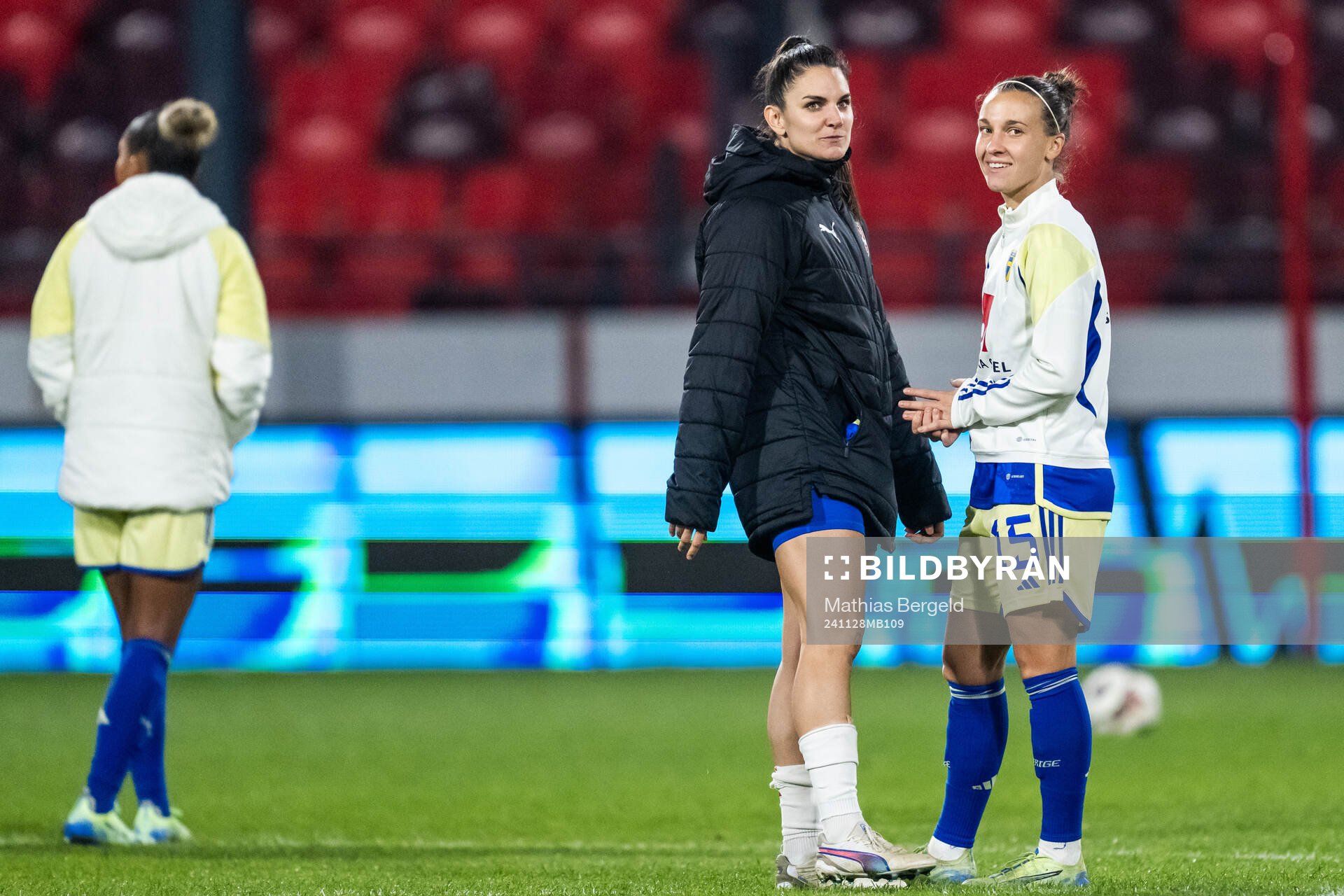 Jovana Damnjanovic of Serbia and Julia Zigiotti Olme of