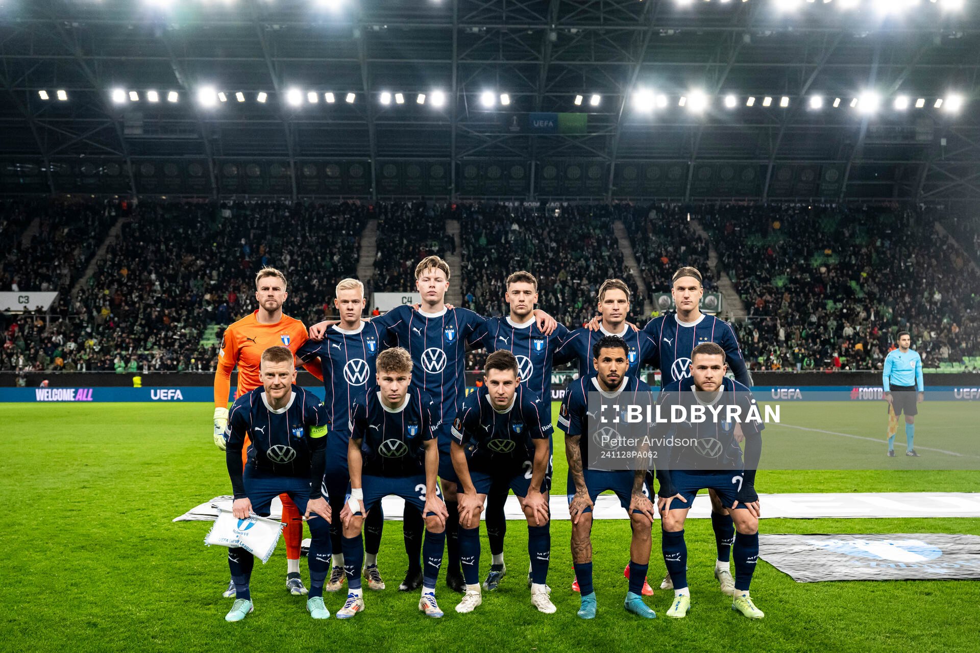 The starting eleven of Malmö FF pose for a team group photo
