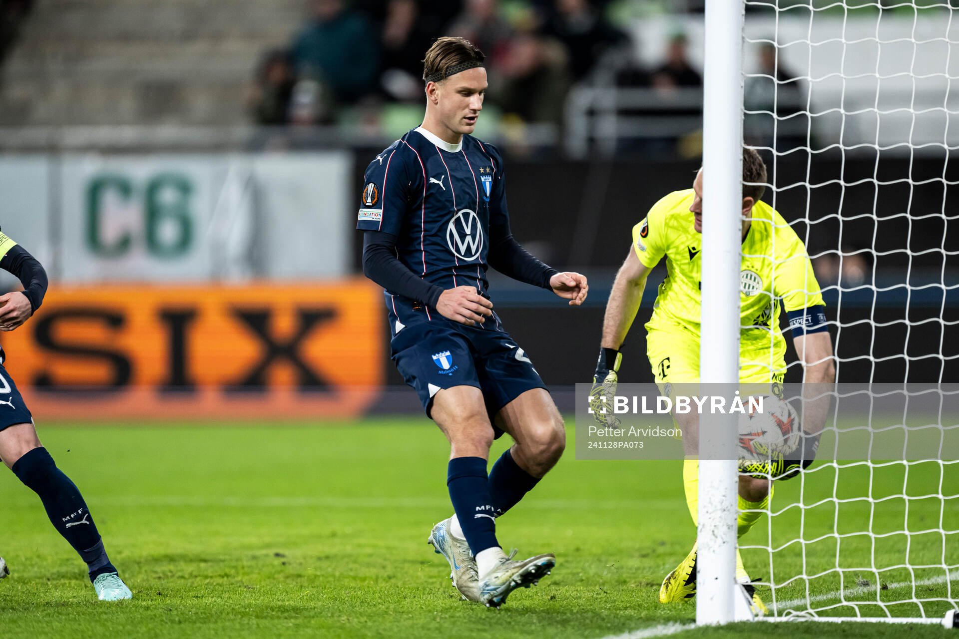 Erik Botheim of Malmö FF celebrates the 2-1 goal