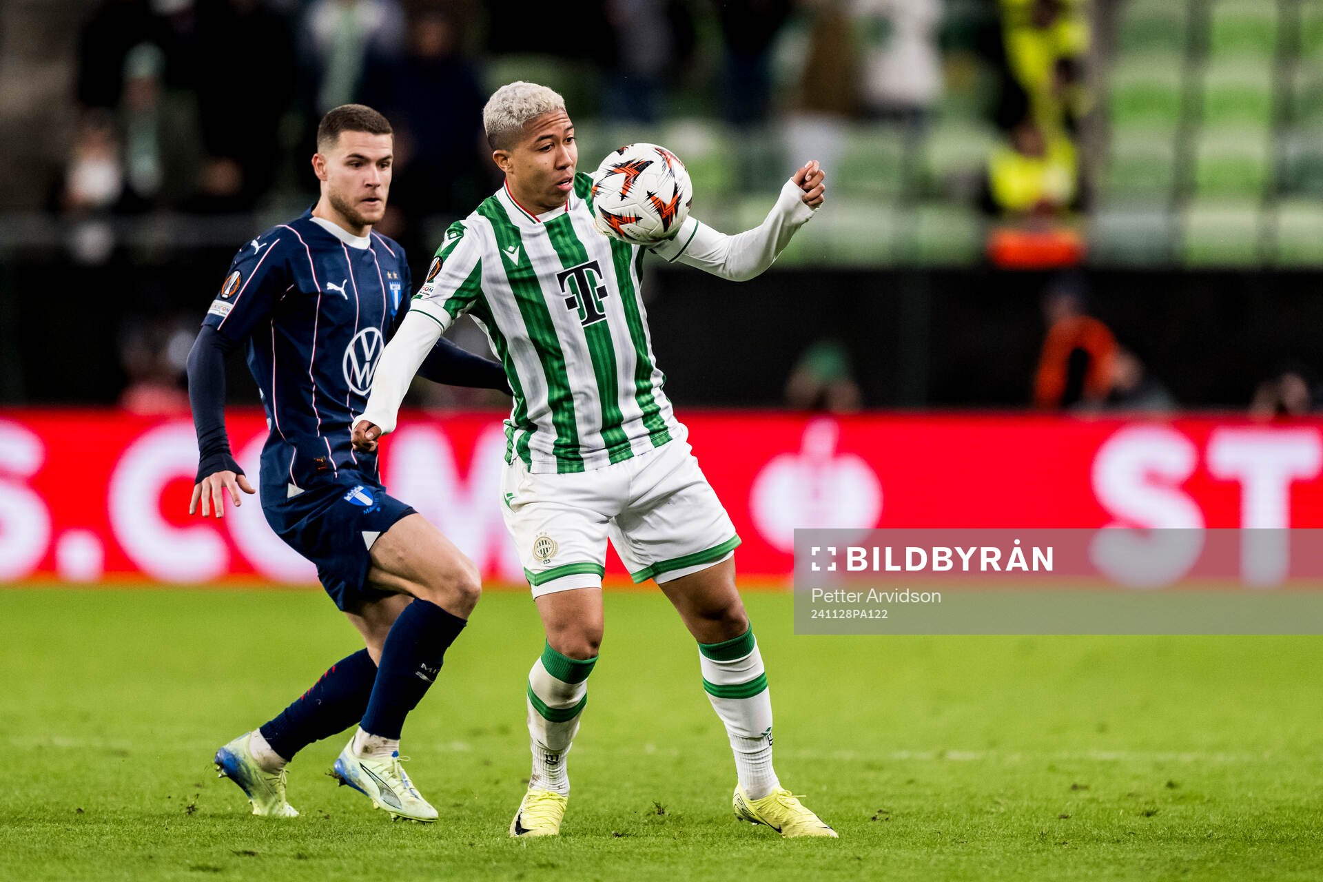 Gabriel Busanello of Malmö FF and Matheus Saldanha of