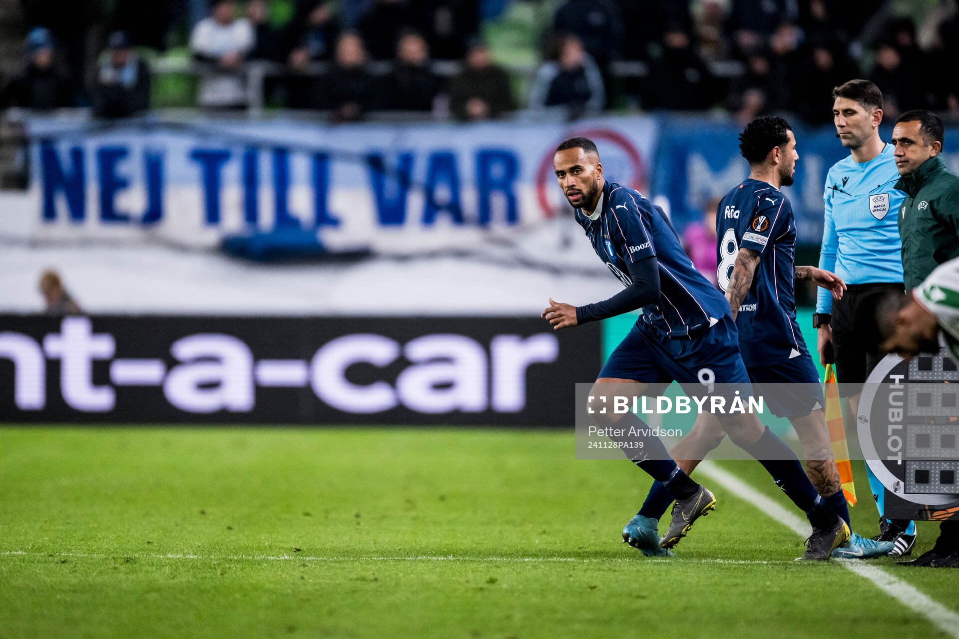 Isaac Kiese Thelin and Sergio Pena of Malmö FF