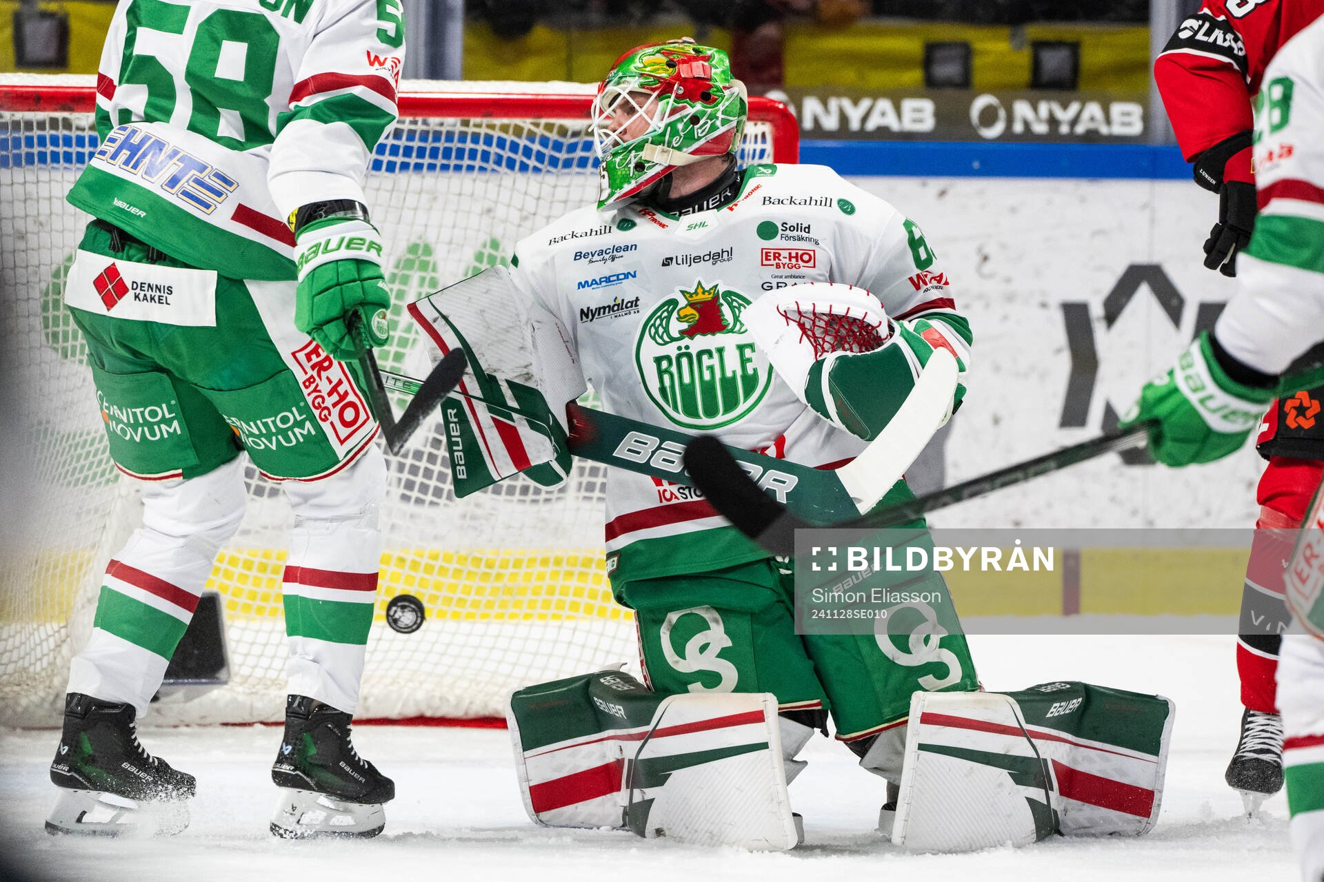 Luleås Ludvig Jansson (ej i bild) gör 1-0 på Rögles