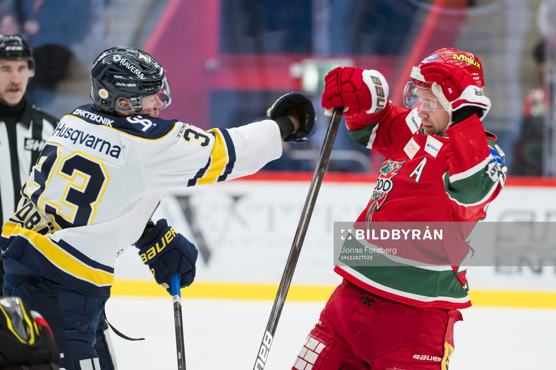 Modos Mikkel Aagaard och HV71s Måns Lindbäck