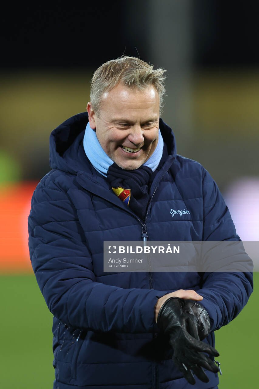 Manager Roberth Björknesjö of Djurgården reacts