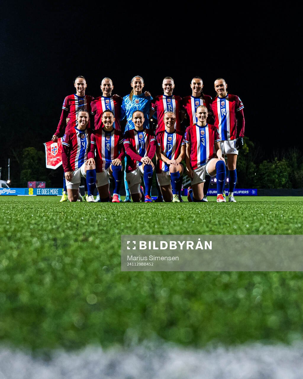 The starting eleven of Norway, from the top left; Caroline
