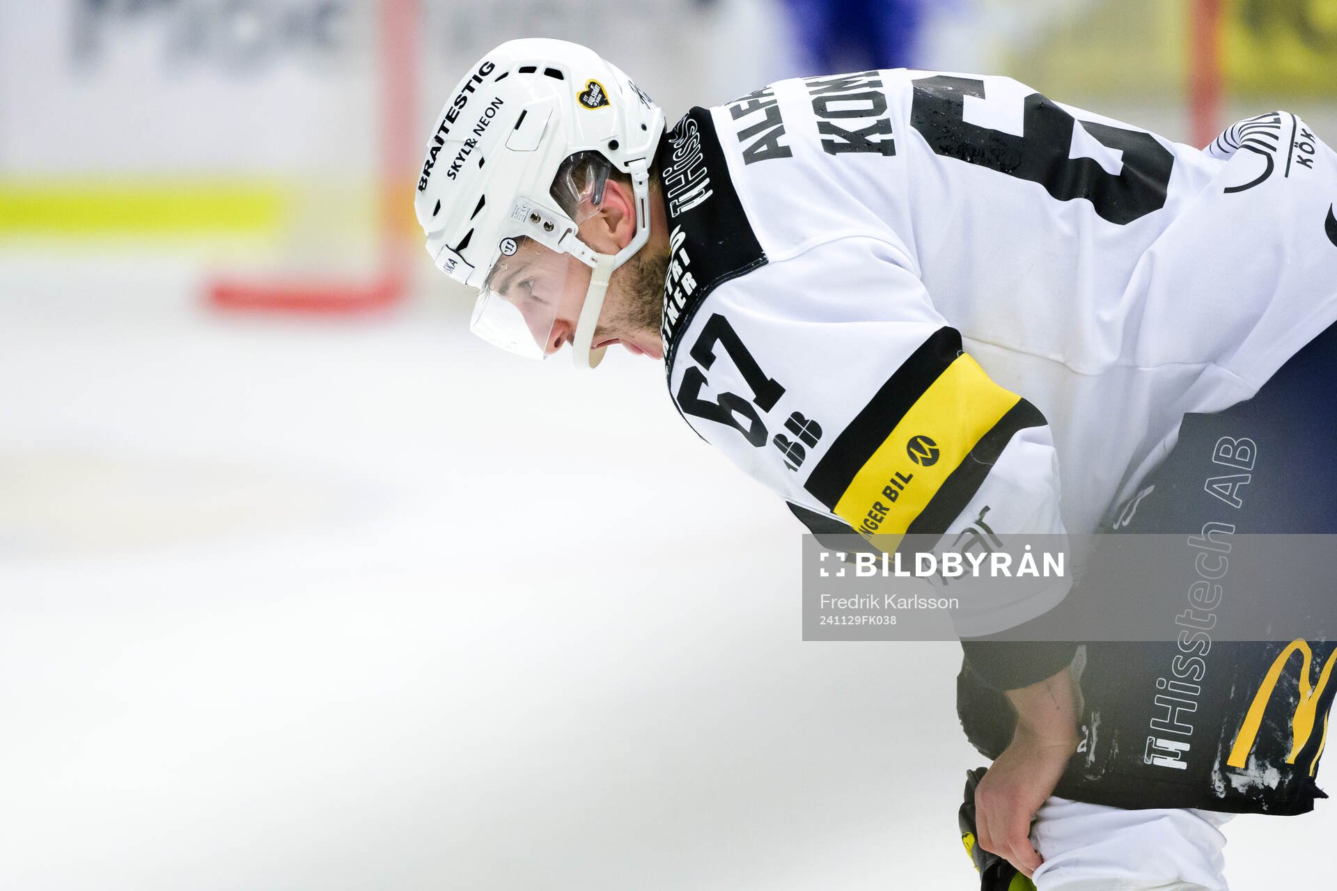 Västerås Konstantin Komarek går av isen