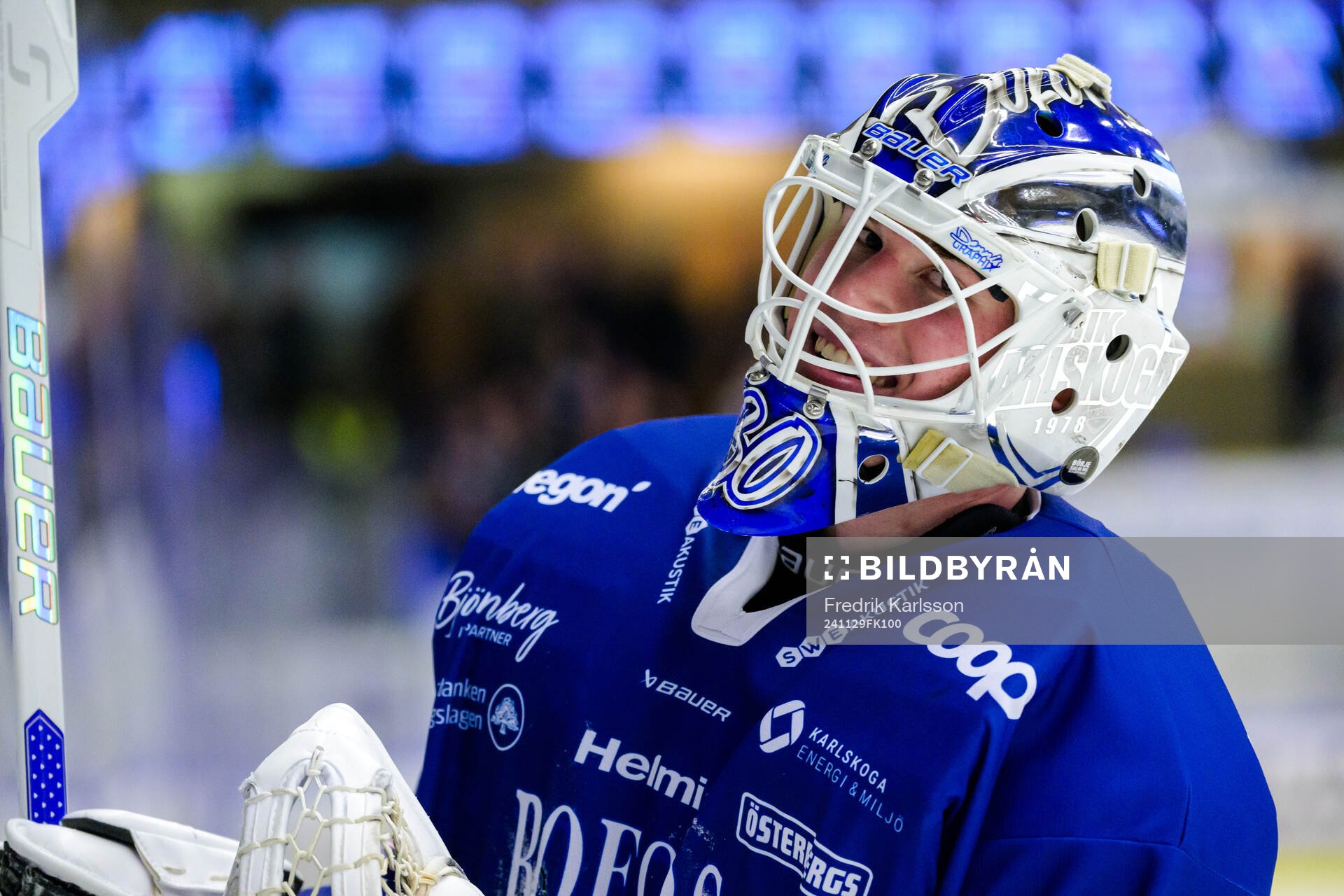 Karlskogas målvakt Samuel Jonsson jublar