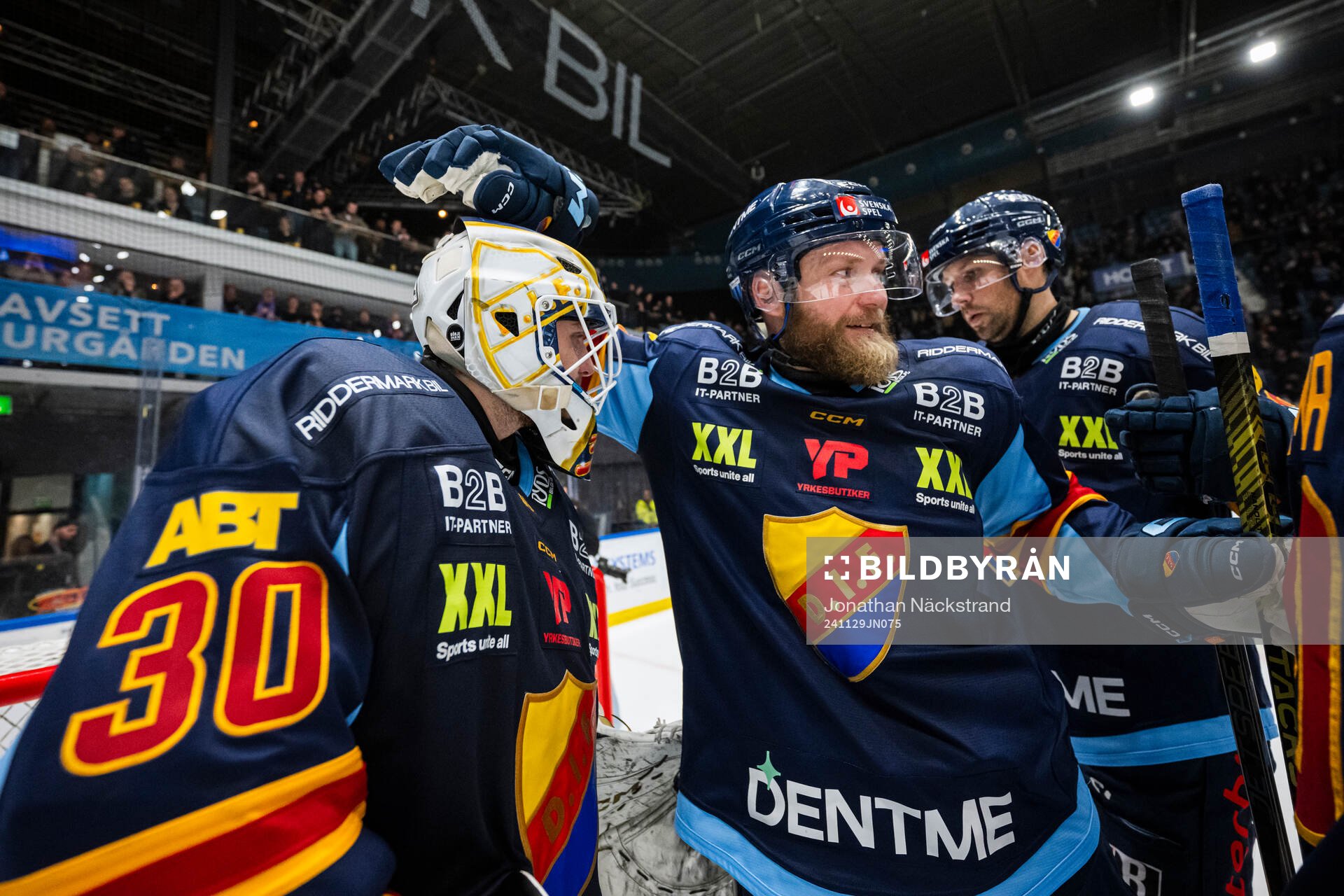 Djurgårdens målvakt Hugo Hävelid jublar med Patrick