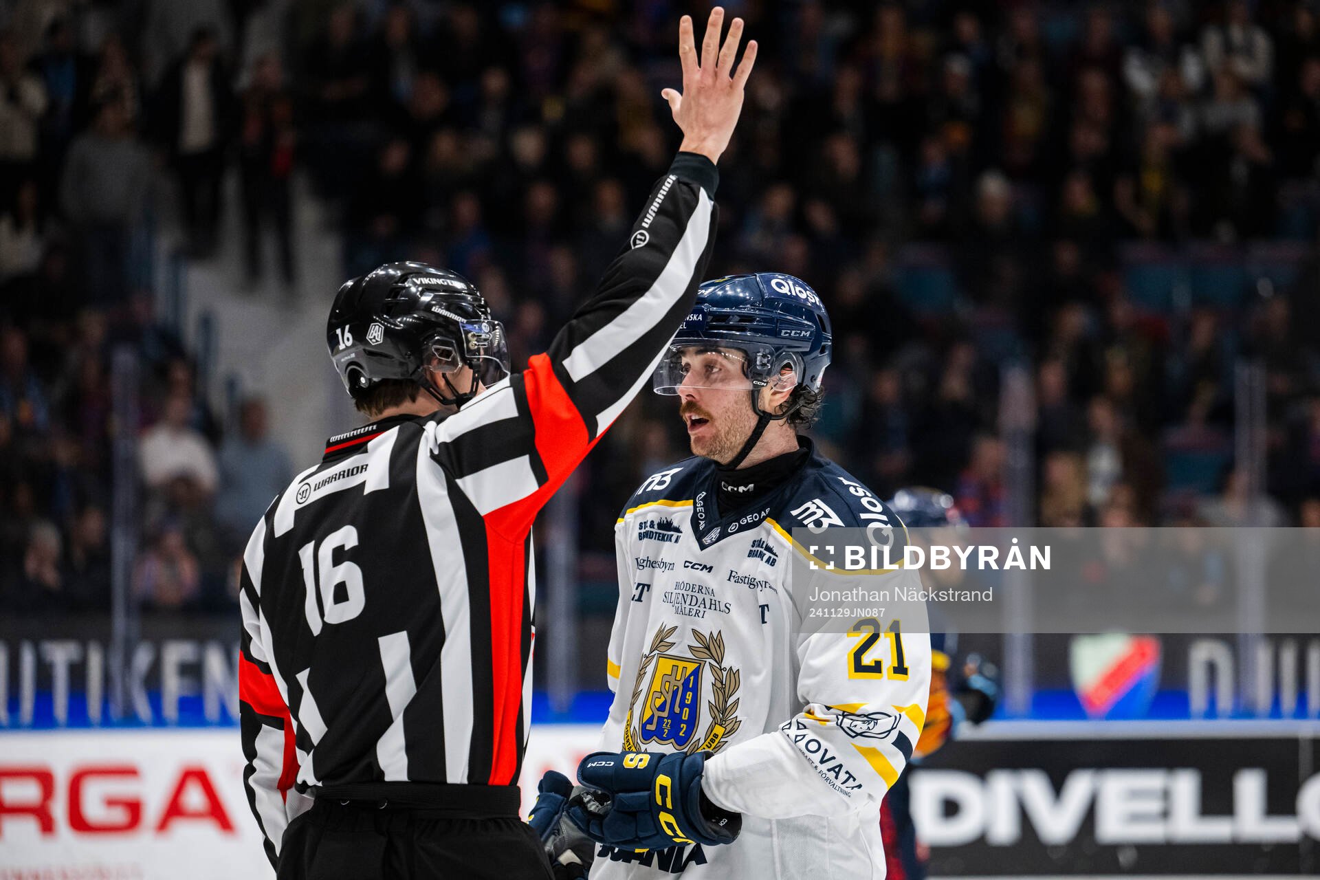 Södertäljes Nolan Stevens och Domare Carl von Sivers