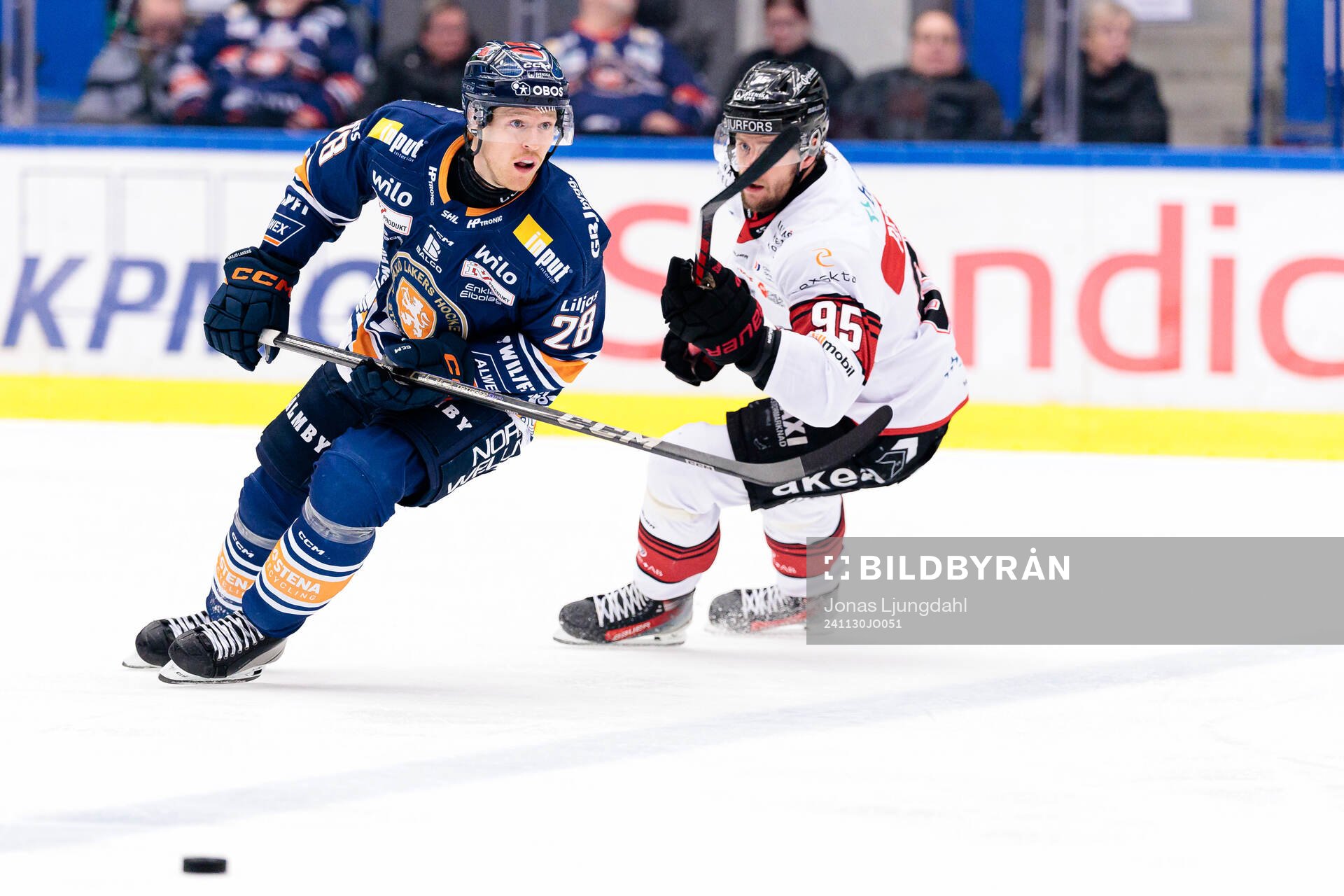 Växjös Hugo Gustafsson och Malmö Redhawks Carl Persson